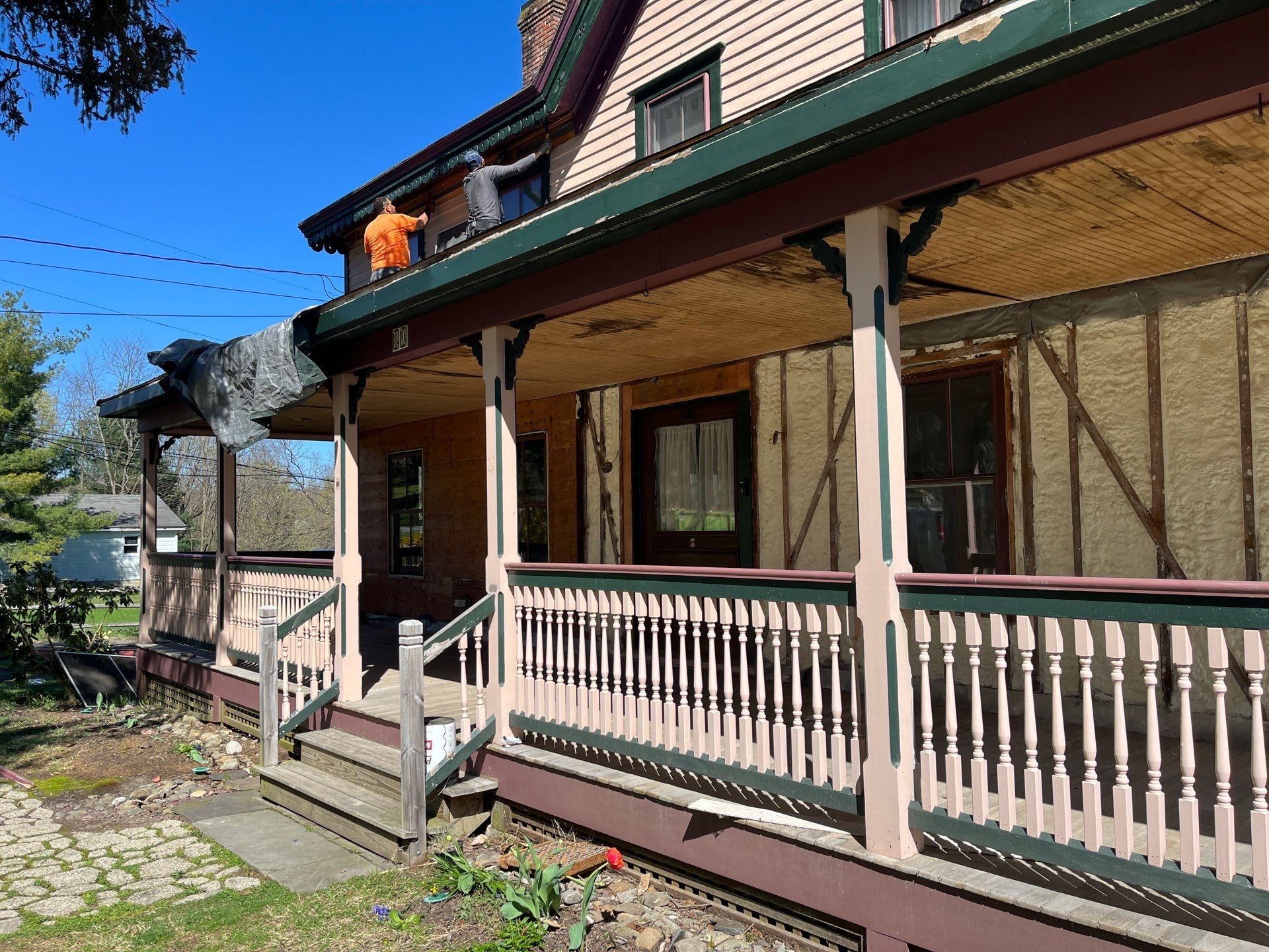 Siding Installation using Closed Cell Spray Foam by NYS Foam & Energy