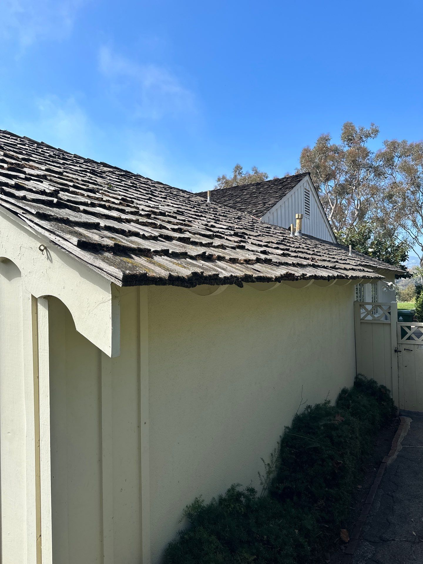 Residential Roofing Installation using Presidential Shingles by Hull Brothers Roofing