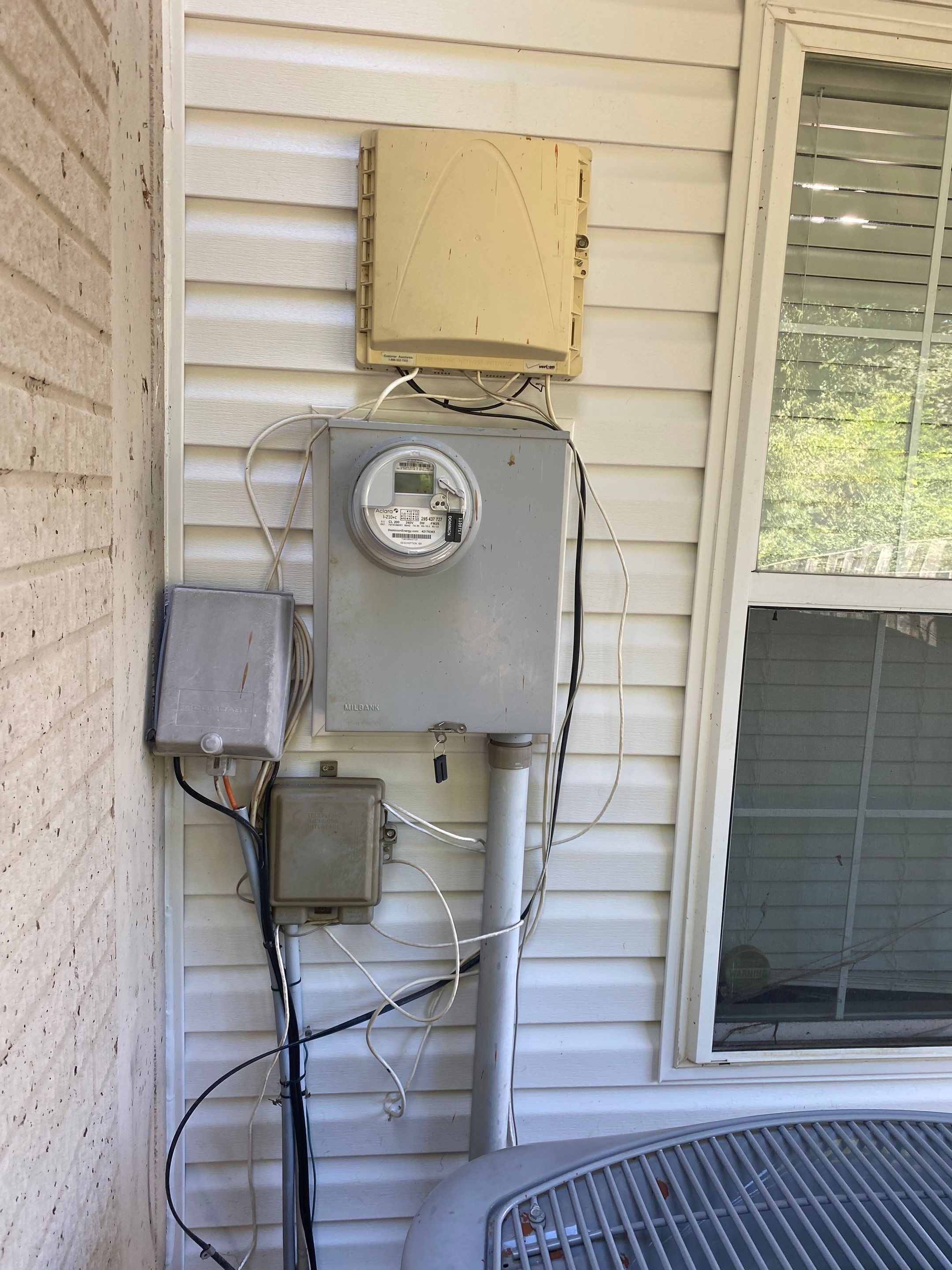 Woodbridge: Siding Replacement with Mastic Ovation Vinyl siding in Linen  by RM Banning, Inc.