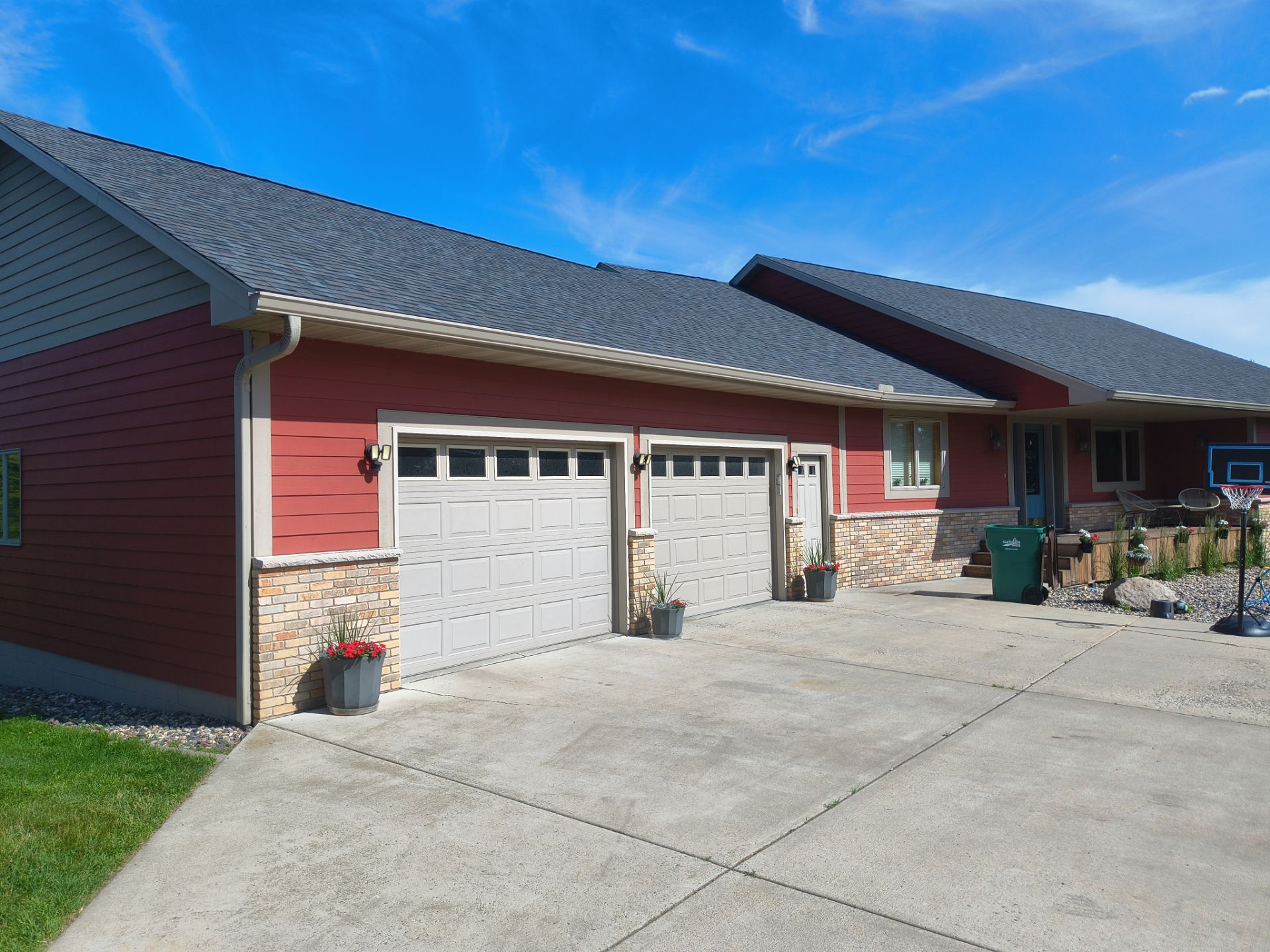 6" Seamless Gutters – Buffalo, MN by Next Level Seamless Gutters / Exteriors Inc.