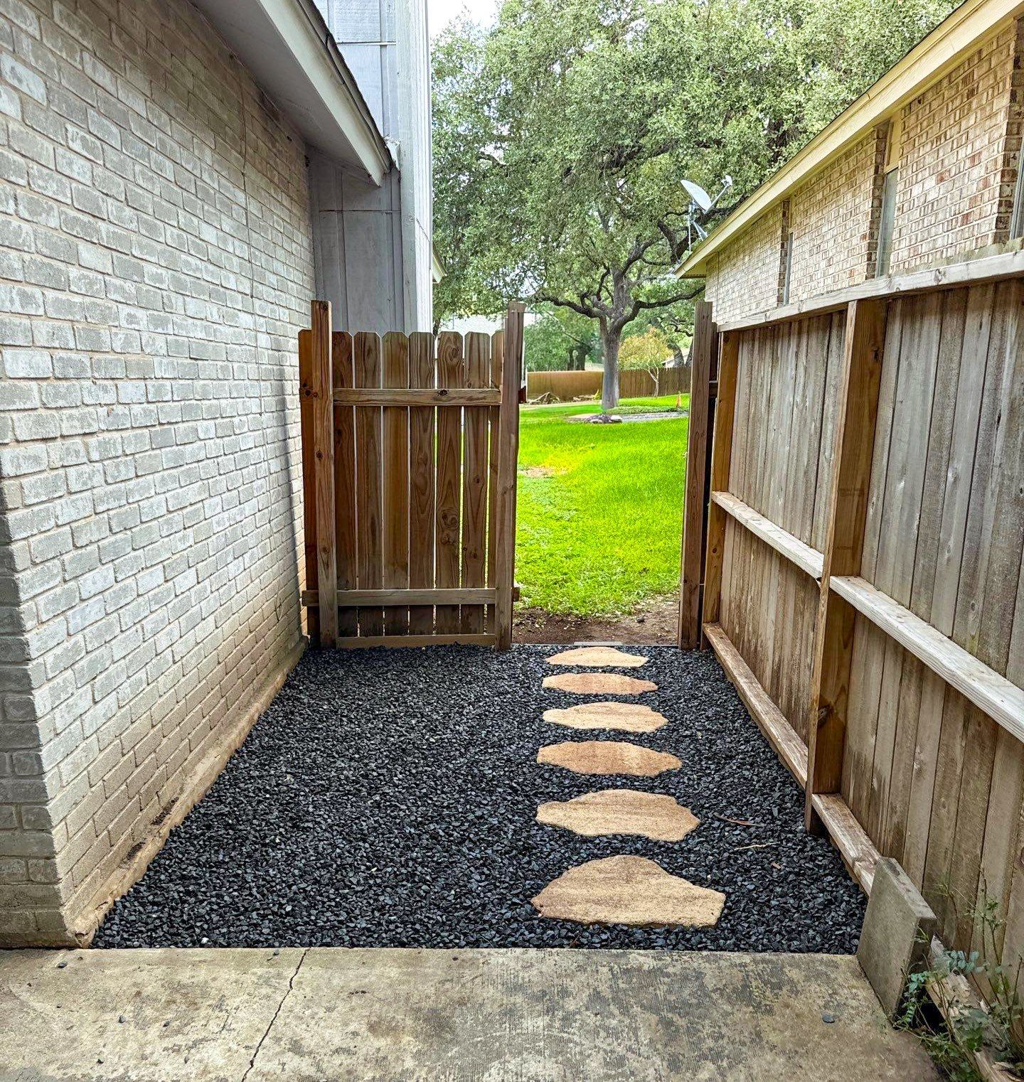 Castle Hills Forest, San Antonio Tx. by Hole In One Lawns, LLC