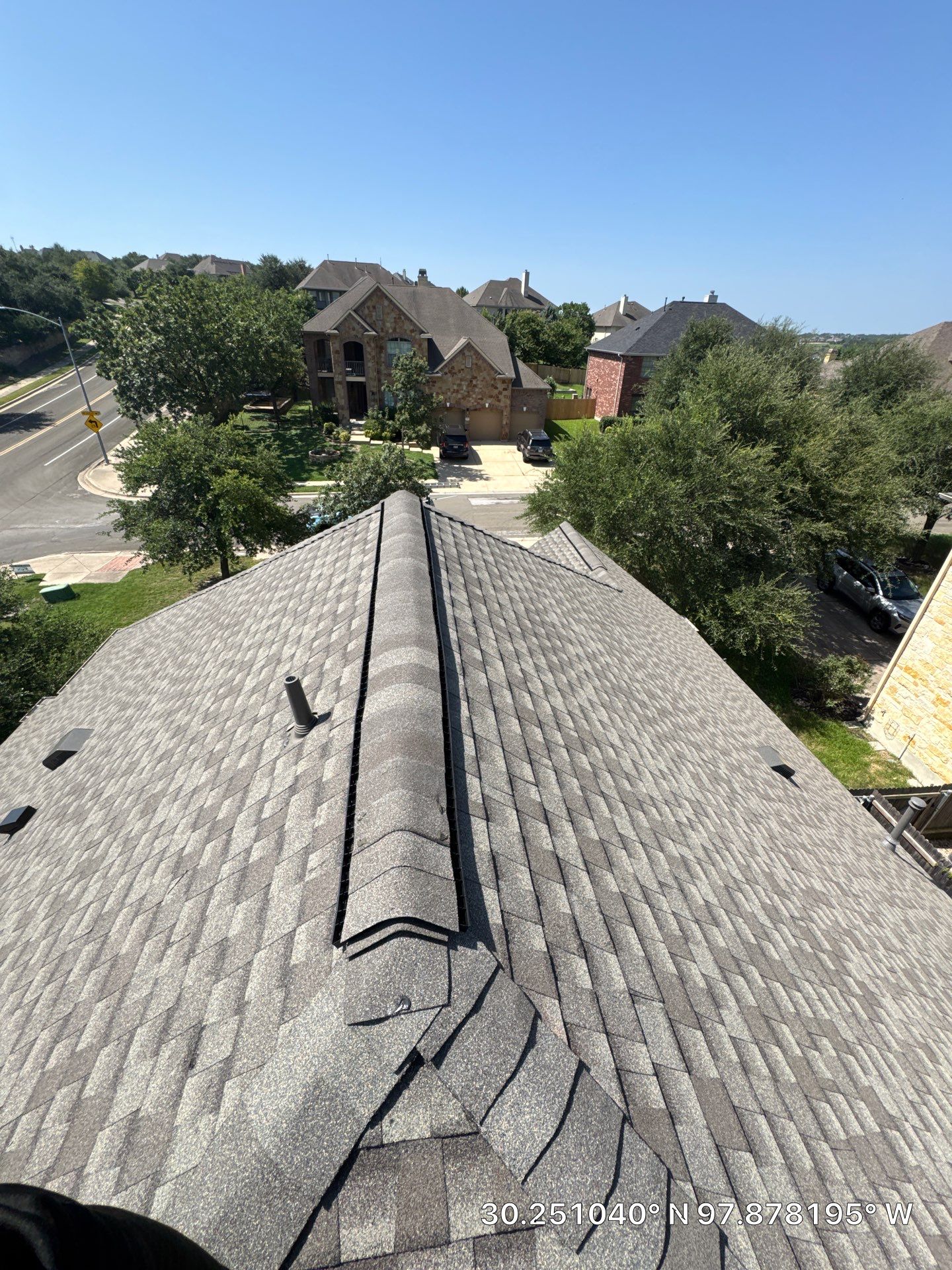 GAF UHDZ - Weathered Wood by Elite Roofing LLC