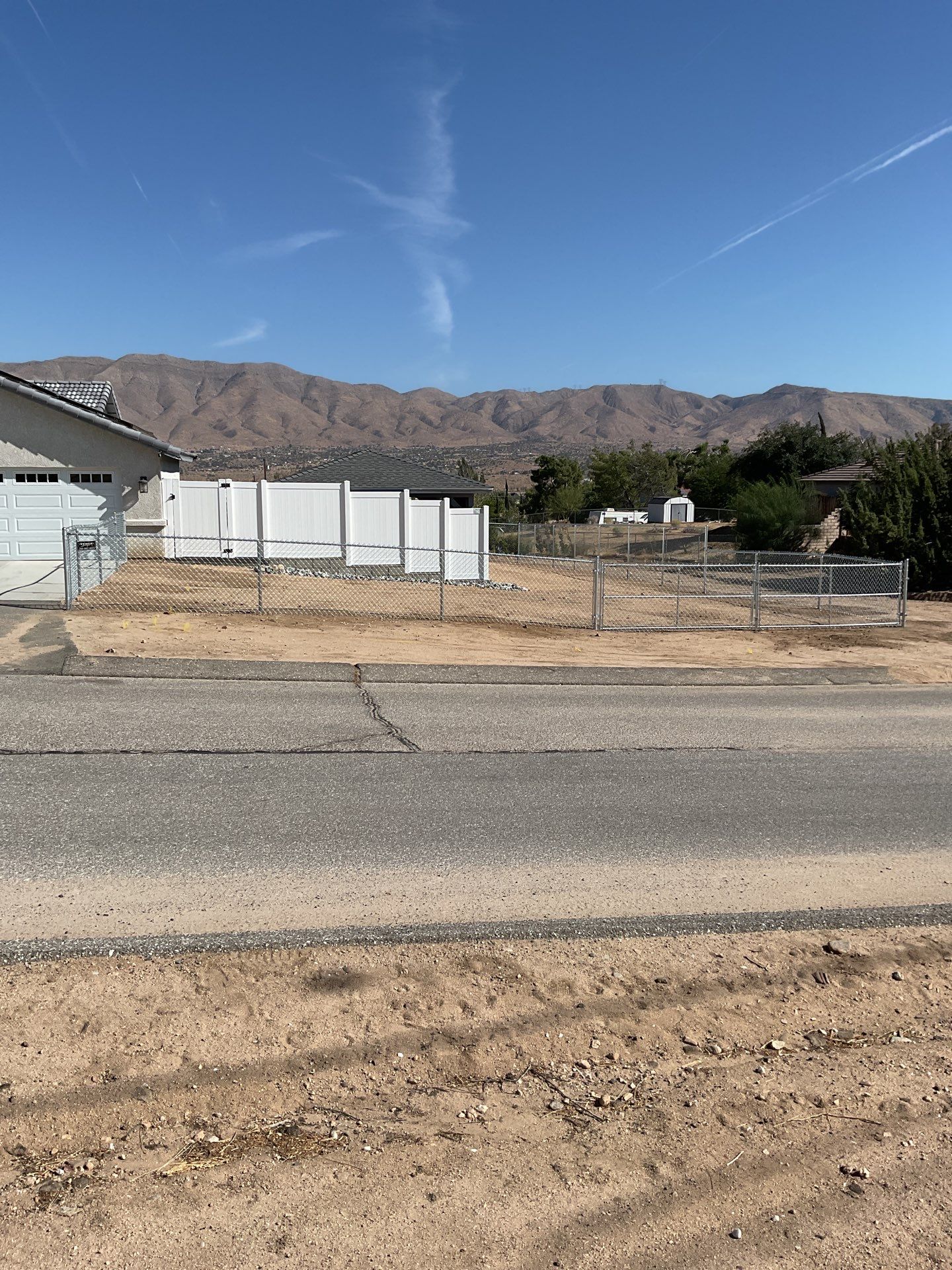 Fence Installation using chain -link by Fence Guys Inc.
