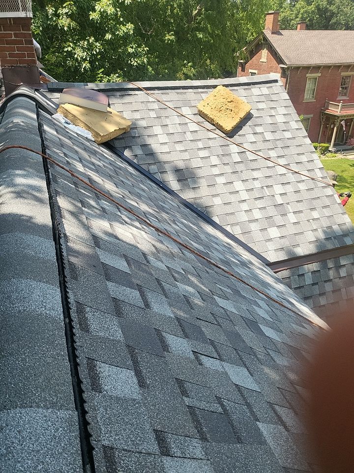 ATLAS PINNACLE COLOR: COASTAL GRANITE by Eagle Eye Roofing