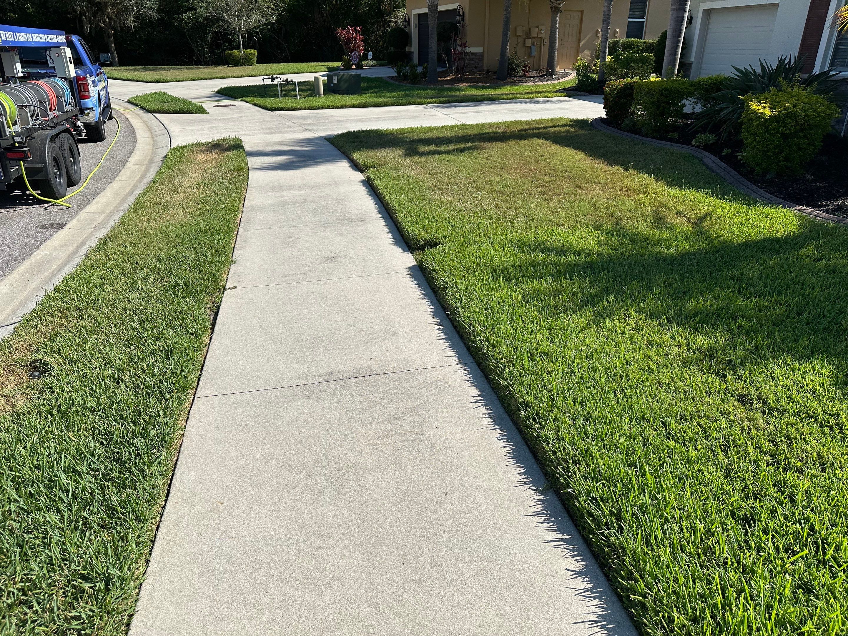 🚗 Concrete Driveway & Sidewalk Cleaning – Old Mill Preserve, Palmetto, FL by Sunshine AquaWash