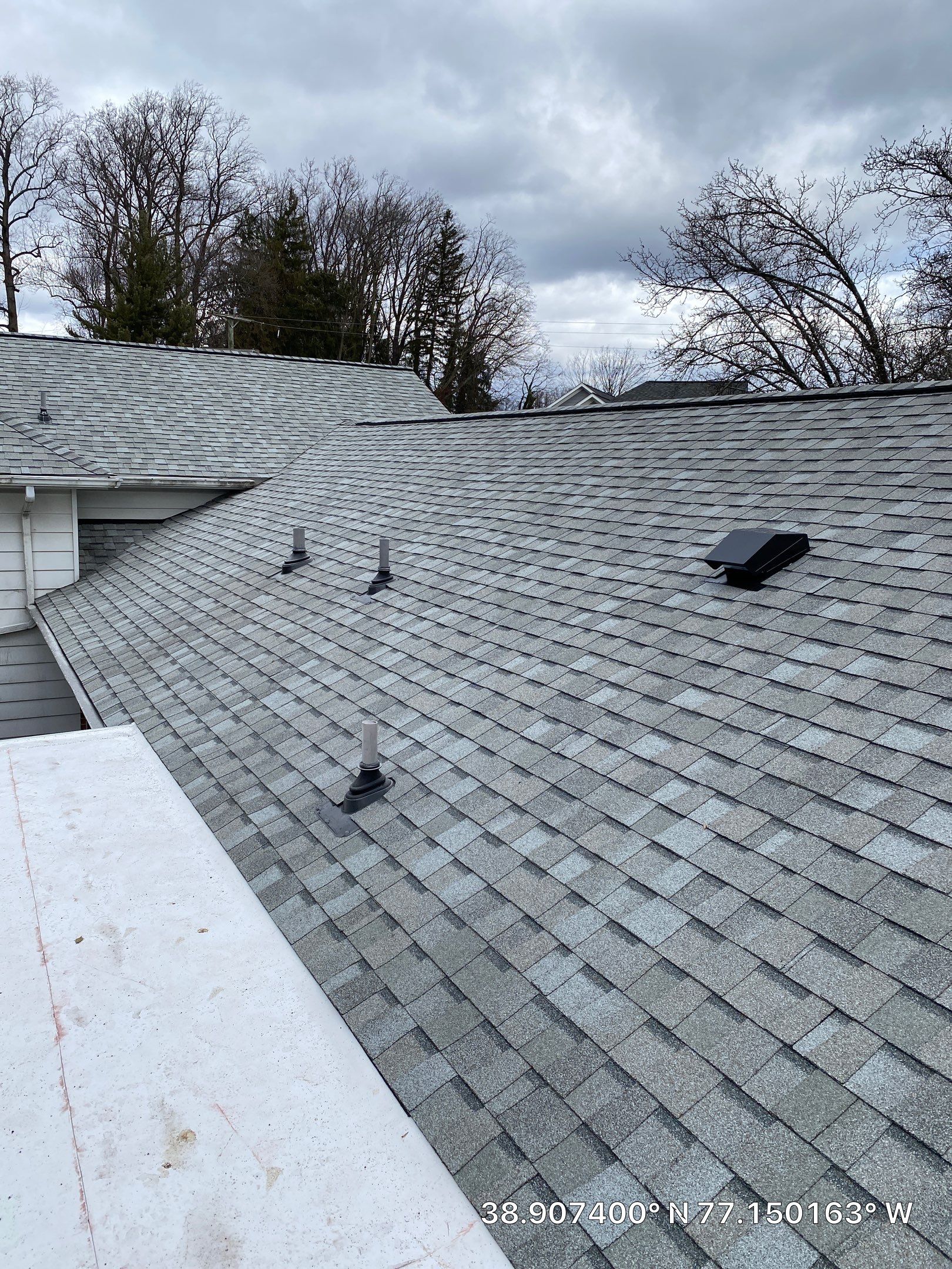 Arlington: CertainTeed Landmark Designer Shingles in Cobblestone Gray by RM Banning, Inc.