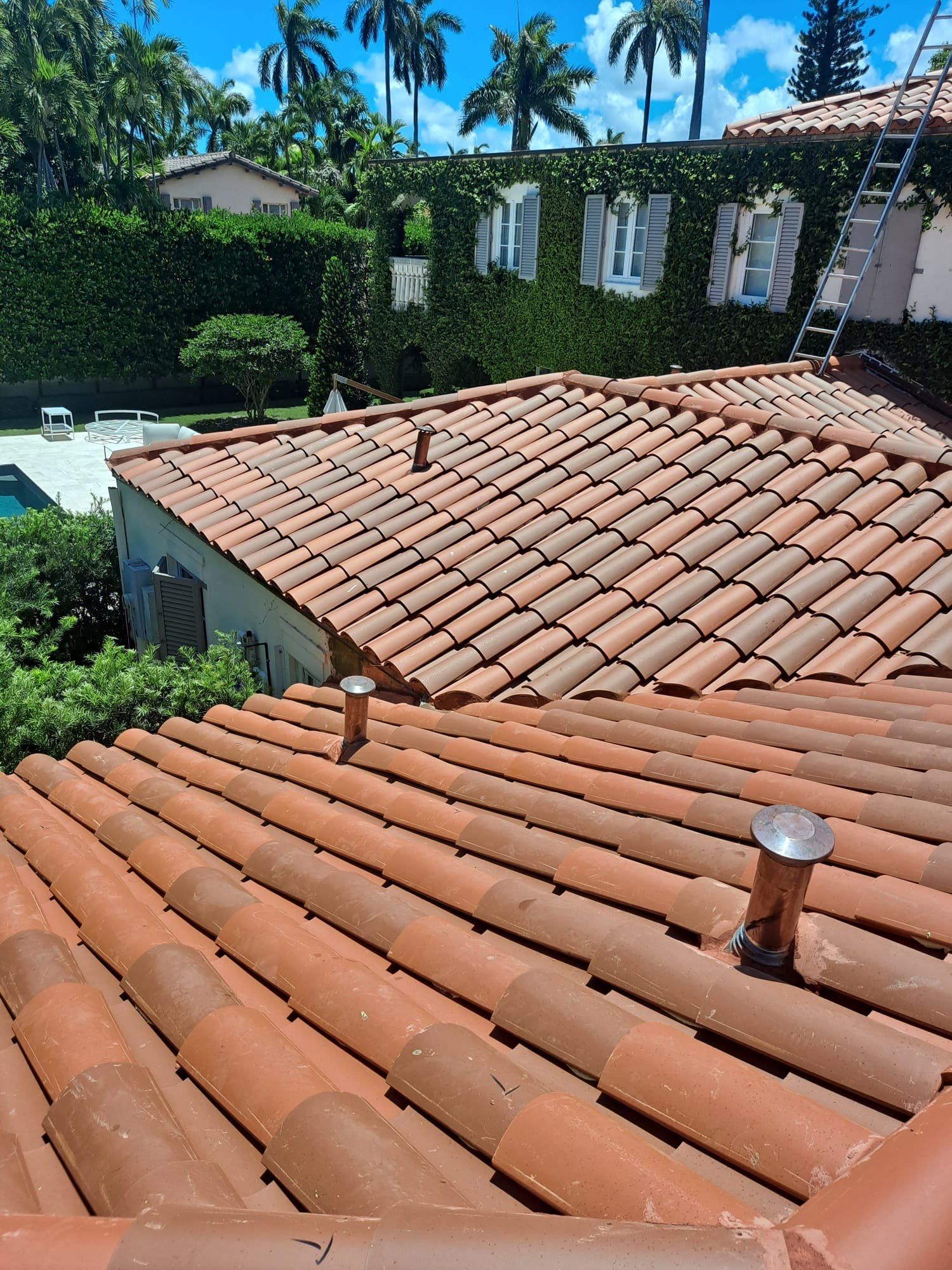 Verea Barrel - Red and Ohio Red Color by Istueta Roofing