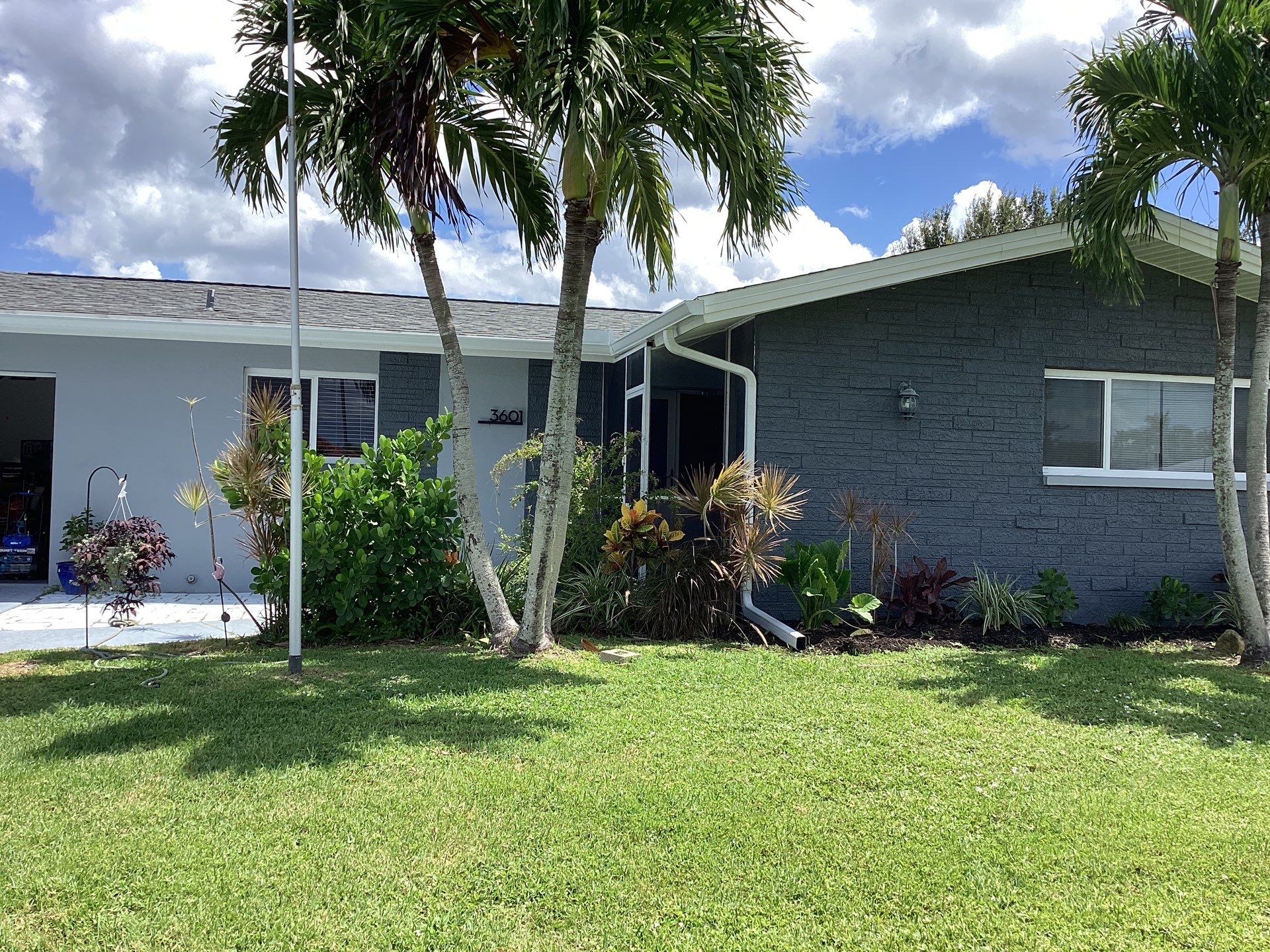 Seamless Gutters in Cape Coral FL by Gutter Professors