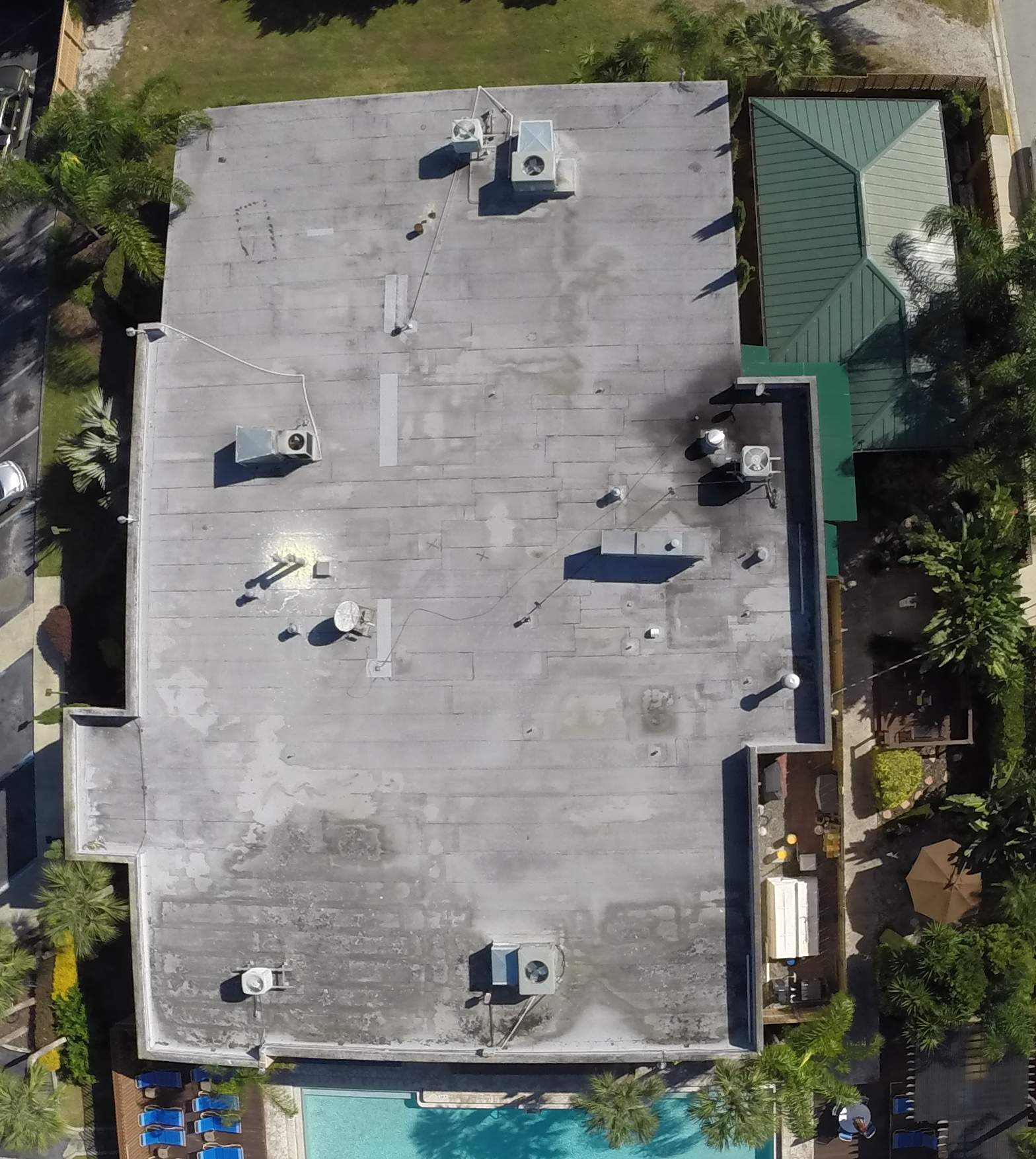 Club Orlando – Drainage & Edge Detail Focused Commercial Reroof by Gold Key Roofing