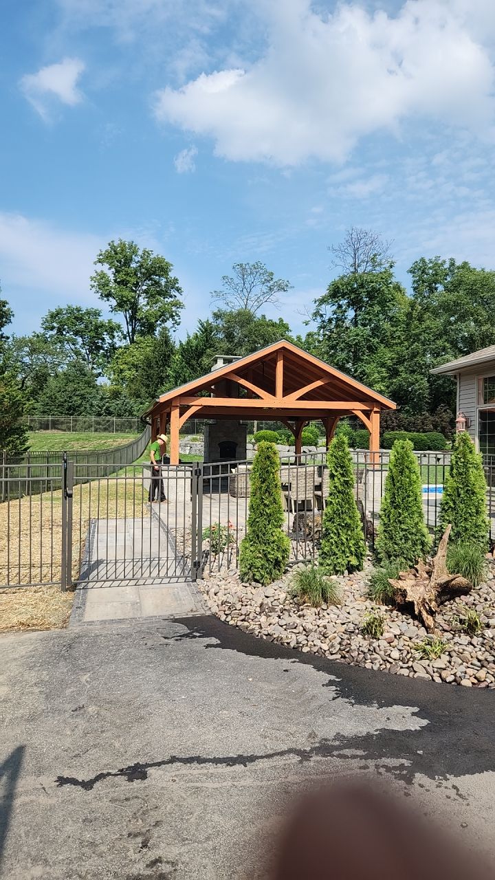 Goss PROJECT by Potted Luck Landscape