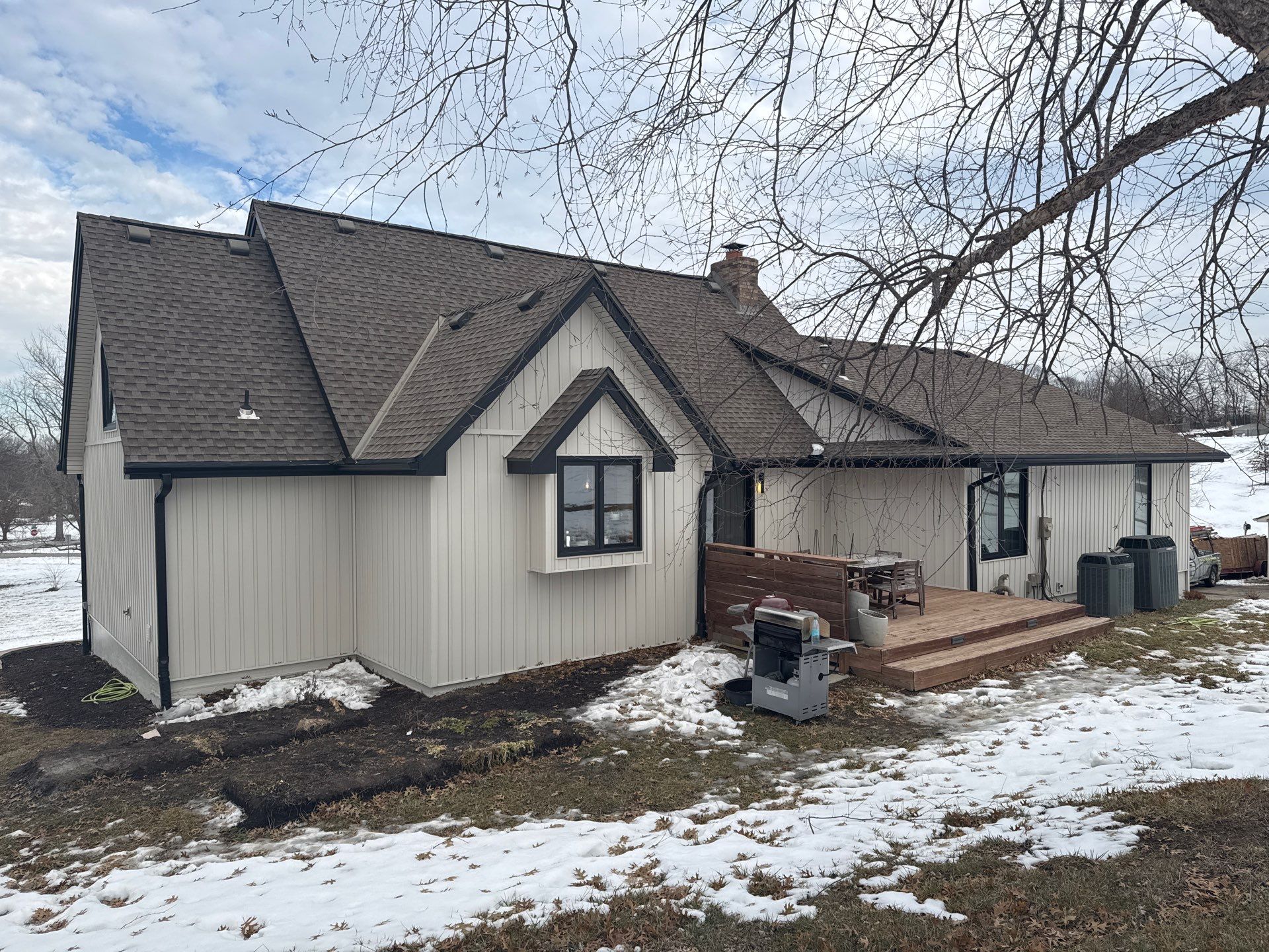 Siding Installation using Craneboard in Liberty Mo  by EEC  Windows, Siding & Roofing 