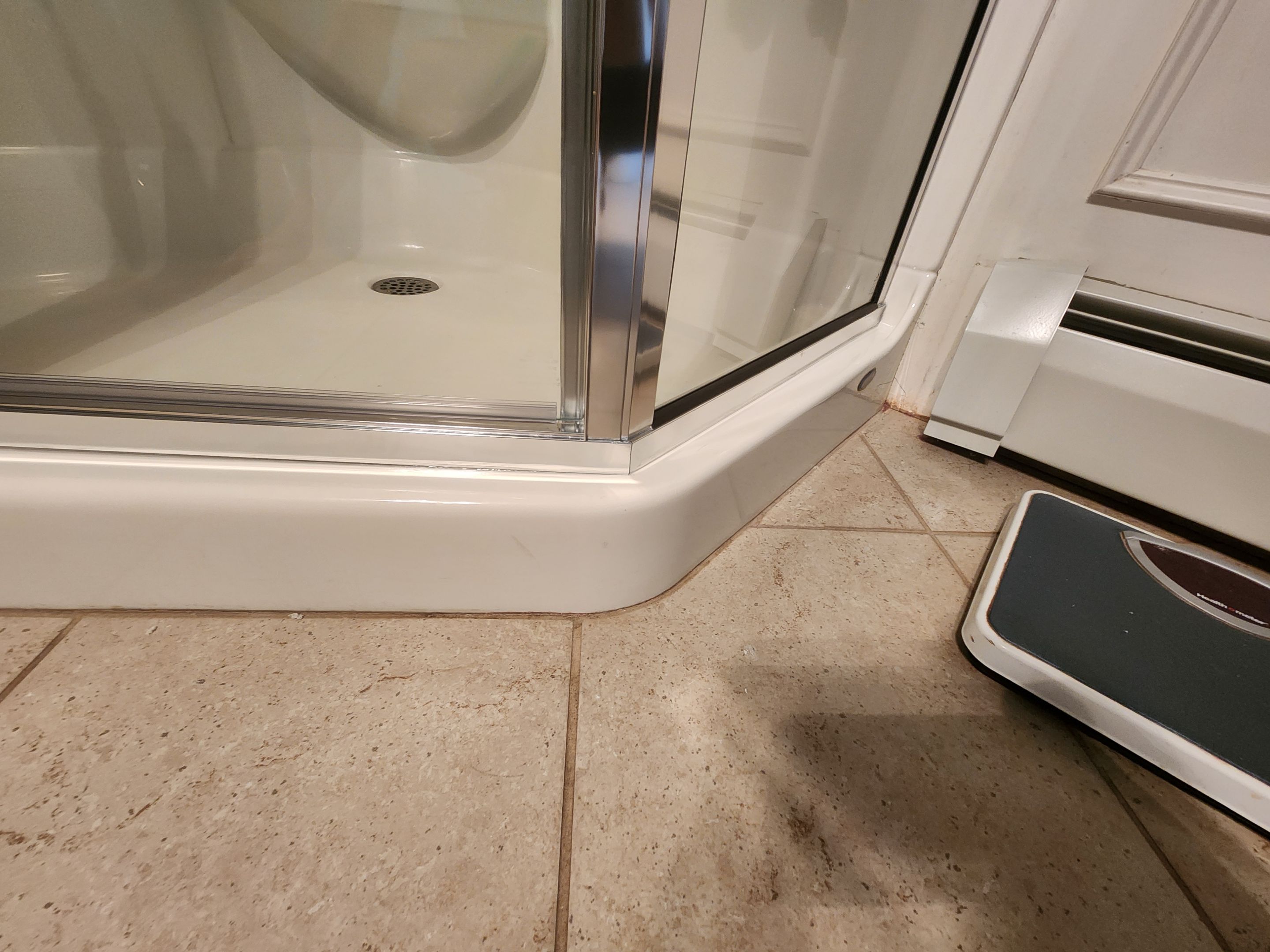 Shower using Alumax Shower by Cheshire Glass Company