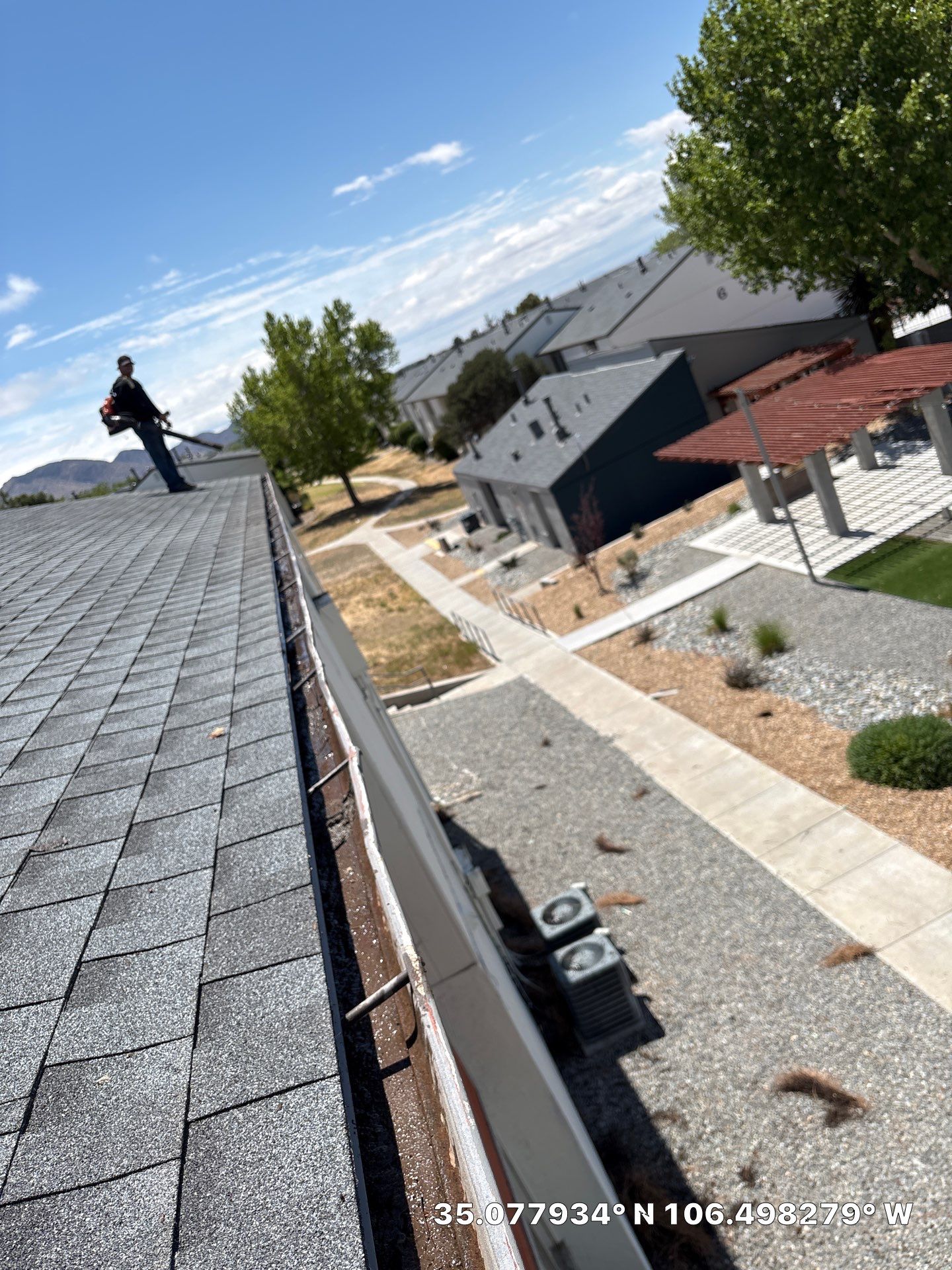 Commercial gutter cleaning Albuquerque after photo with clean gutters