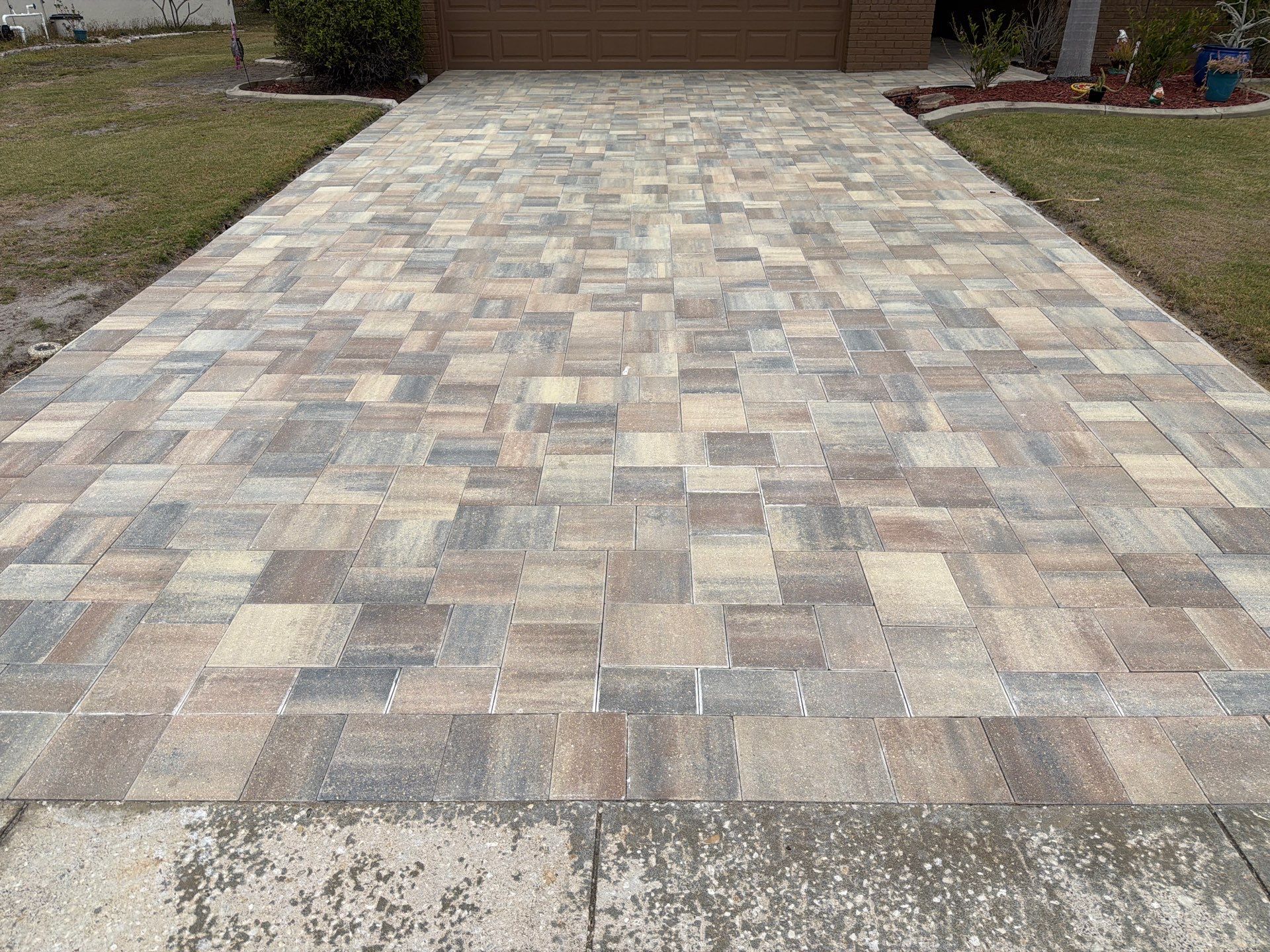 Paver Driveway and Patio Sealing in Sun City Center by Supreme Paver Experts