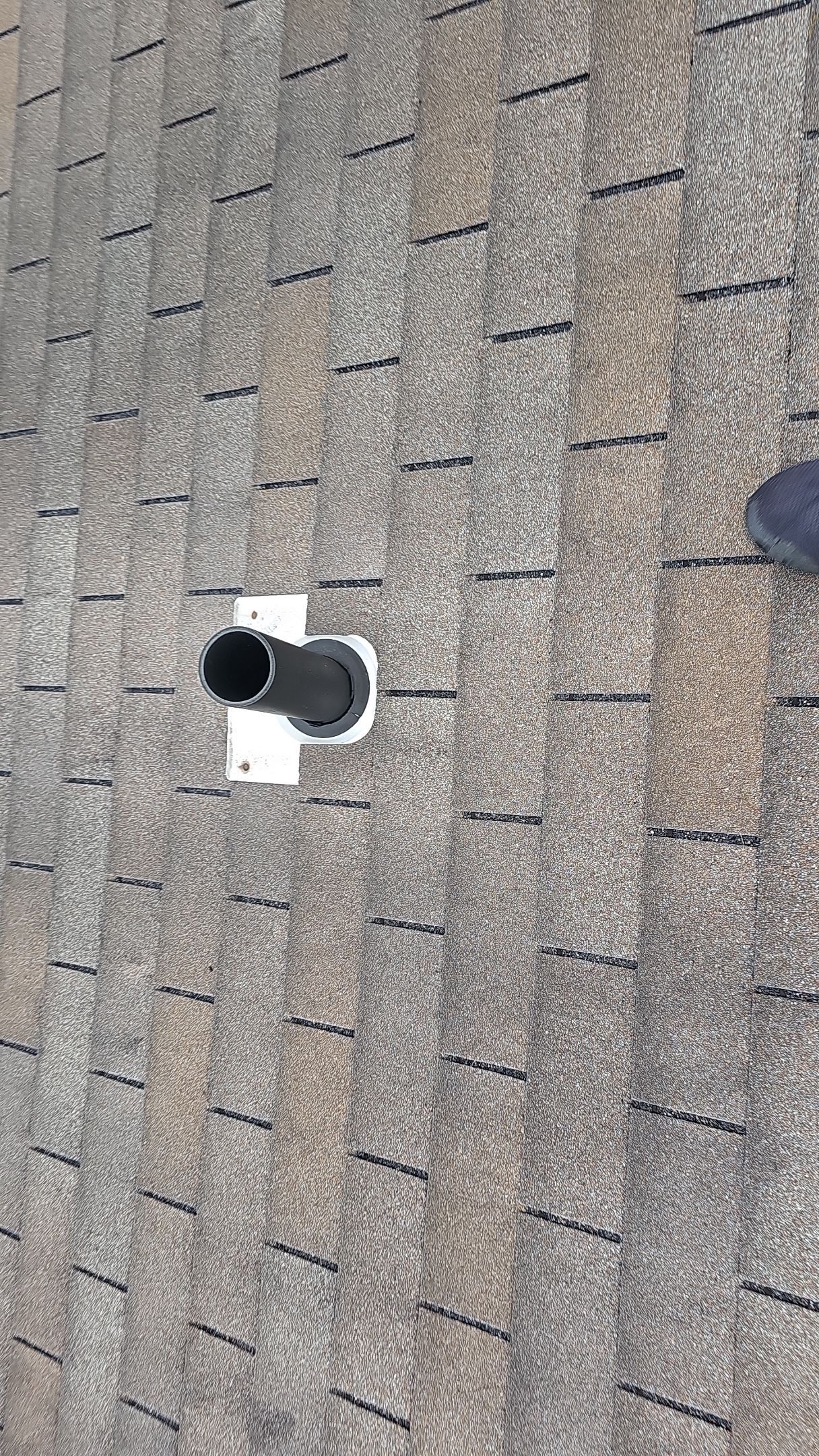 Atlas Pinnacle, Color: Oyster Shell, Drip Edge: White by Eagle Eye Roofing