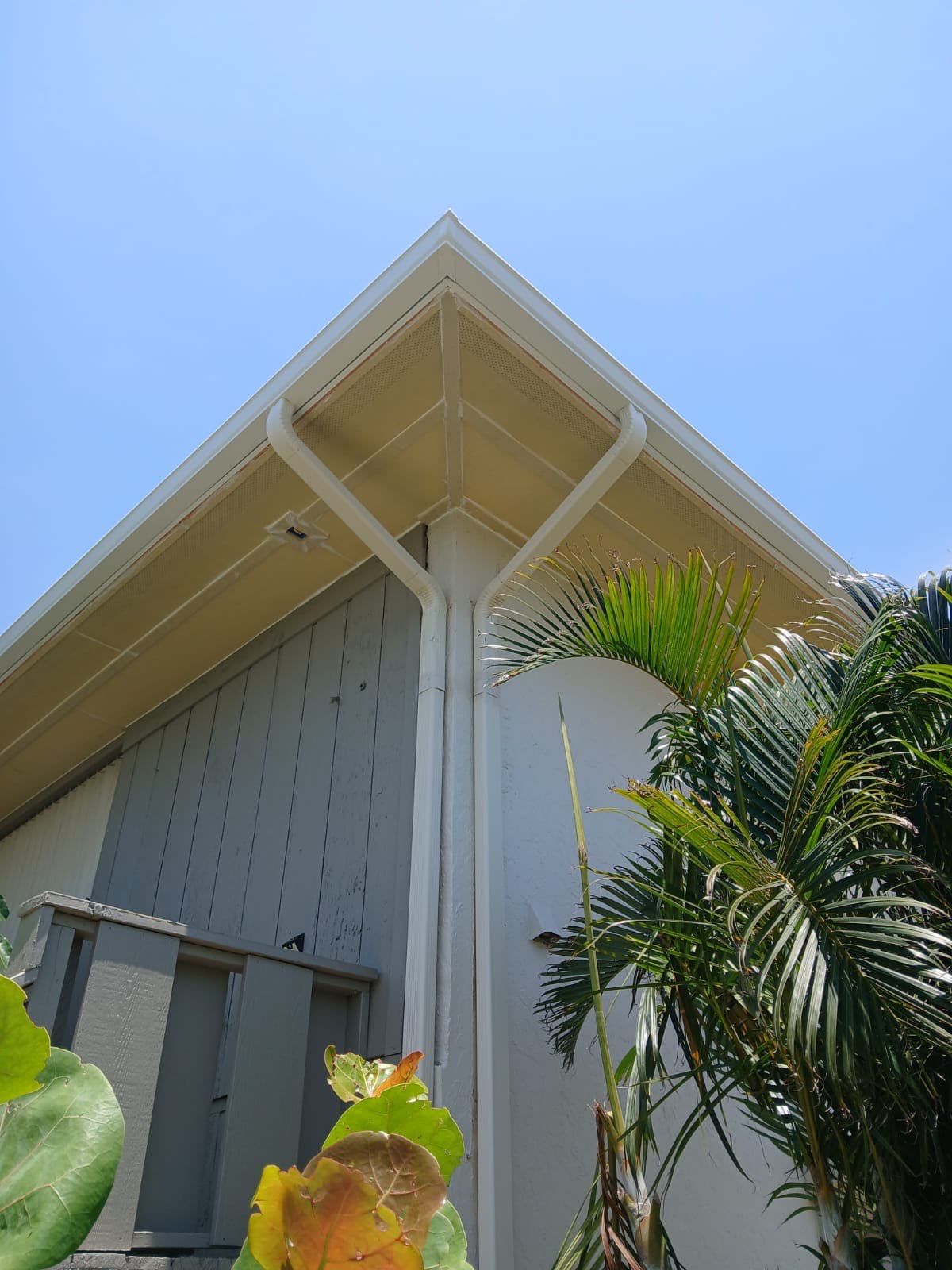 Commercial Gutter Systems for Businesses in Holmes Beach FL by Gutter Professors