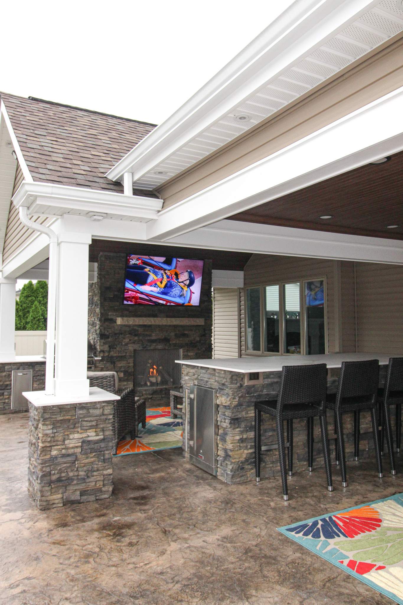Outdoor Living Addition by Ivy Lea Construction