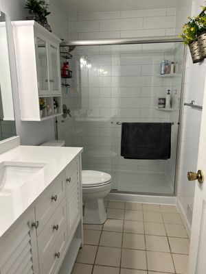 Upgraded Hall Bath