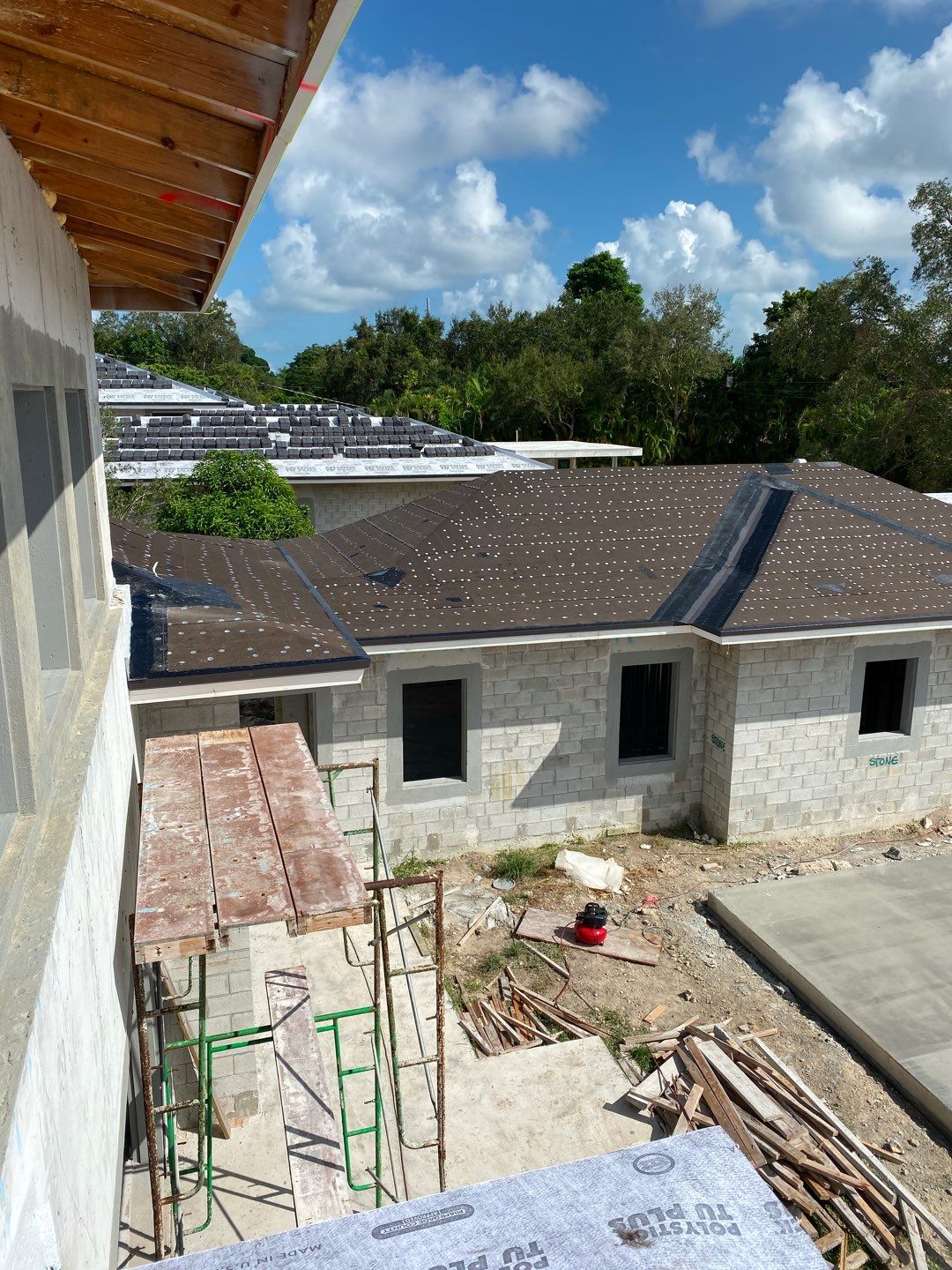 Crown Windsor Slate - Charcoal Black Color by Istueta Roofing