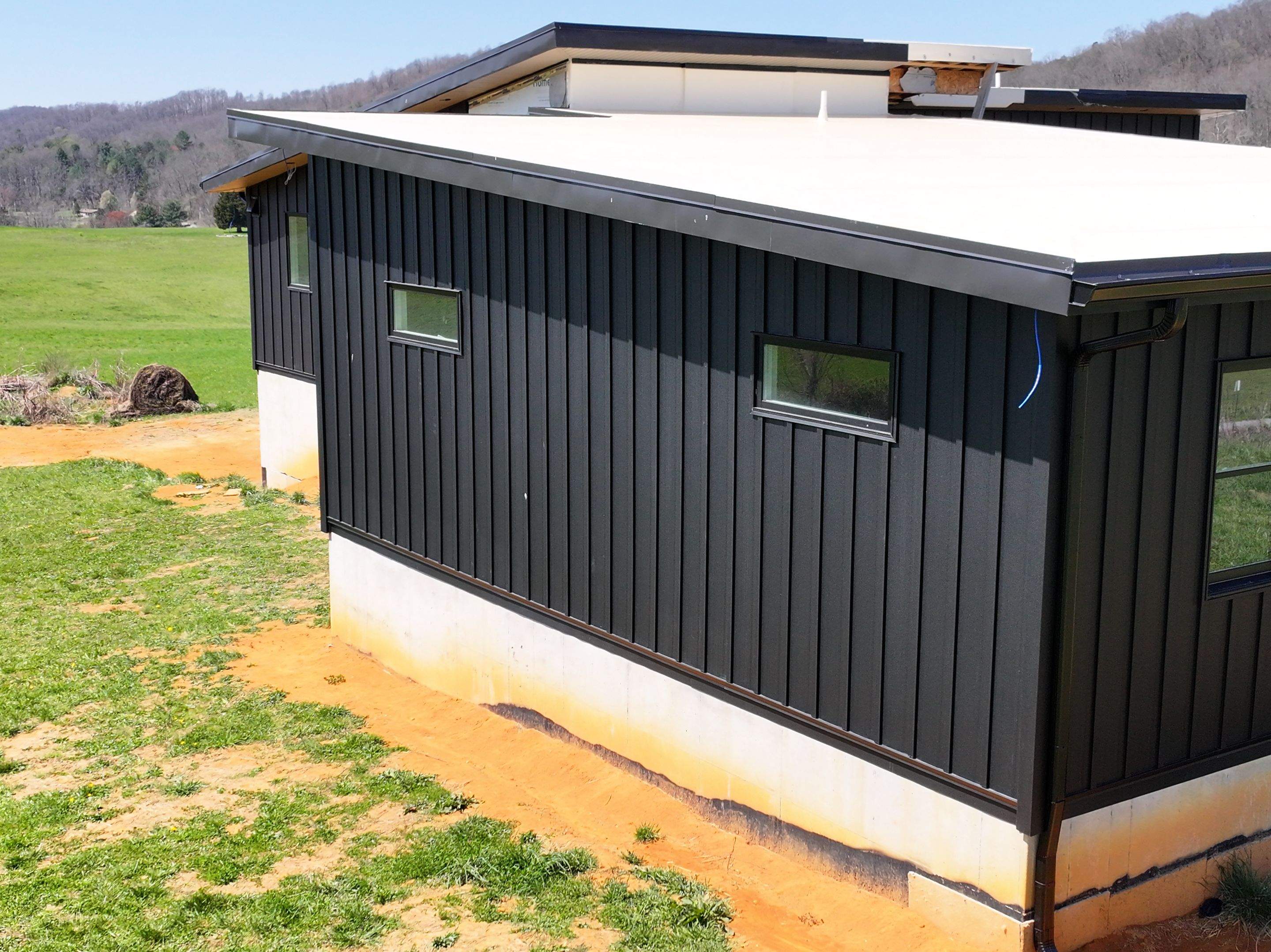 Phillips Residence  by Omnia Roofing