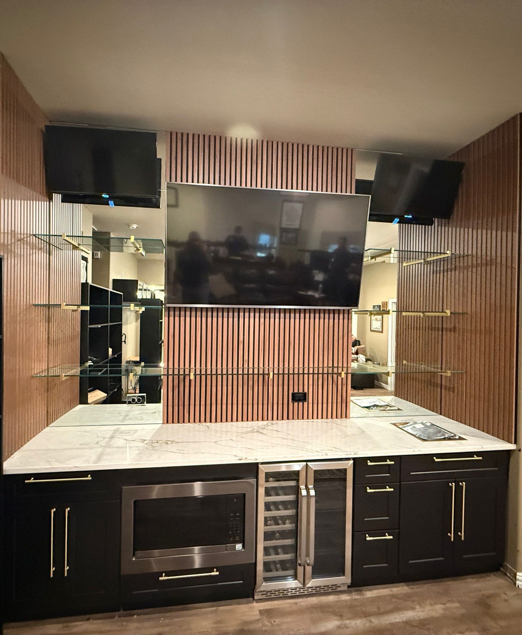 Mirrors and Shelving in Bar Area by Richardson Glass & Mirror