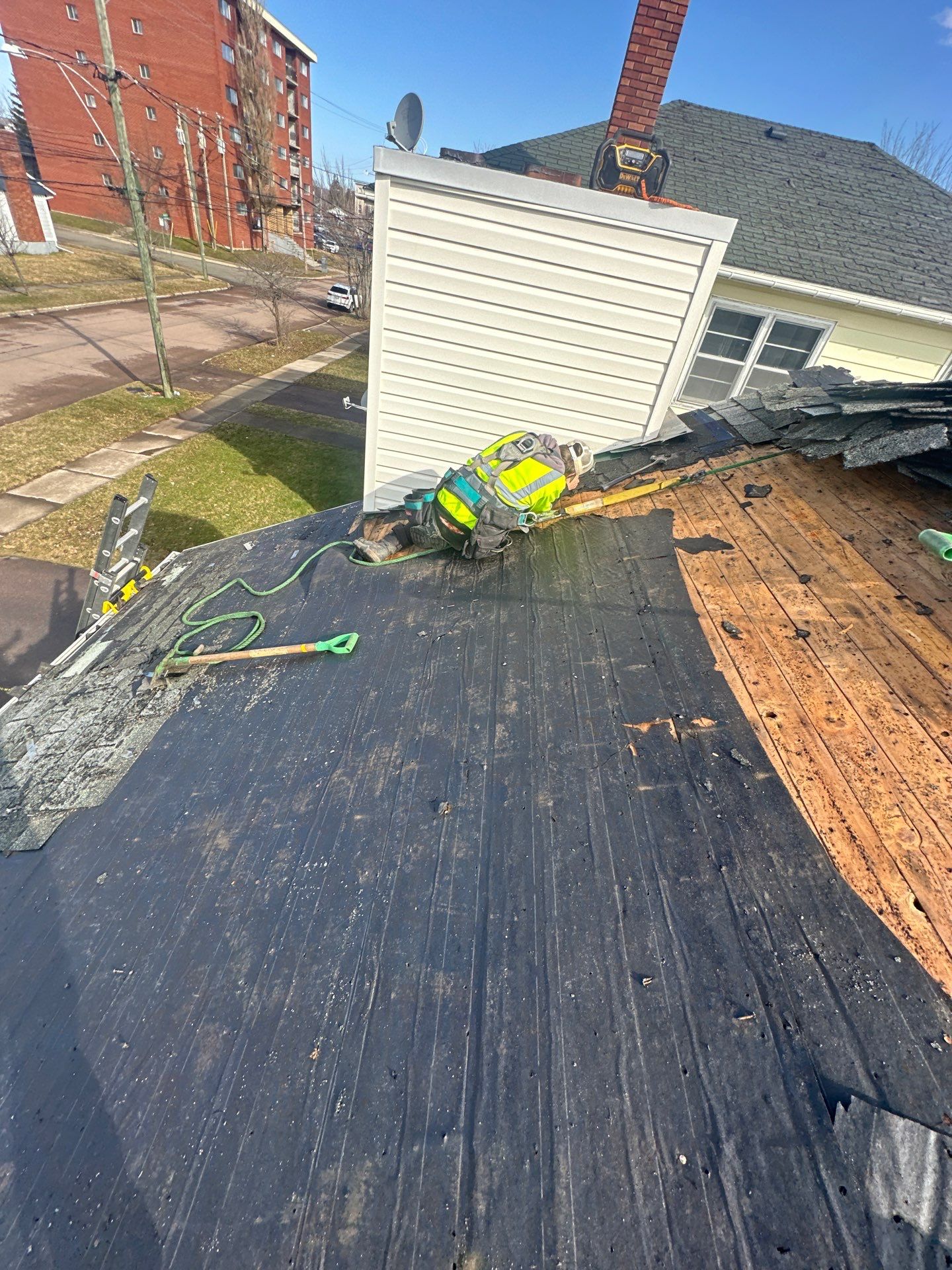 Residential Roofing Installation using Asphalt GAF HDZ by Artisan Roofing & Home Improvements Inc.