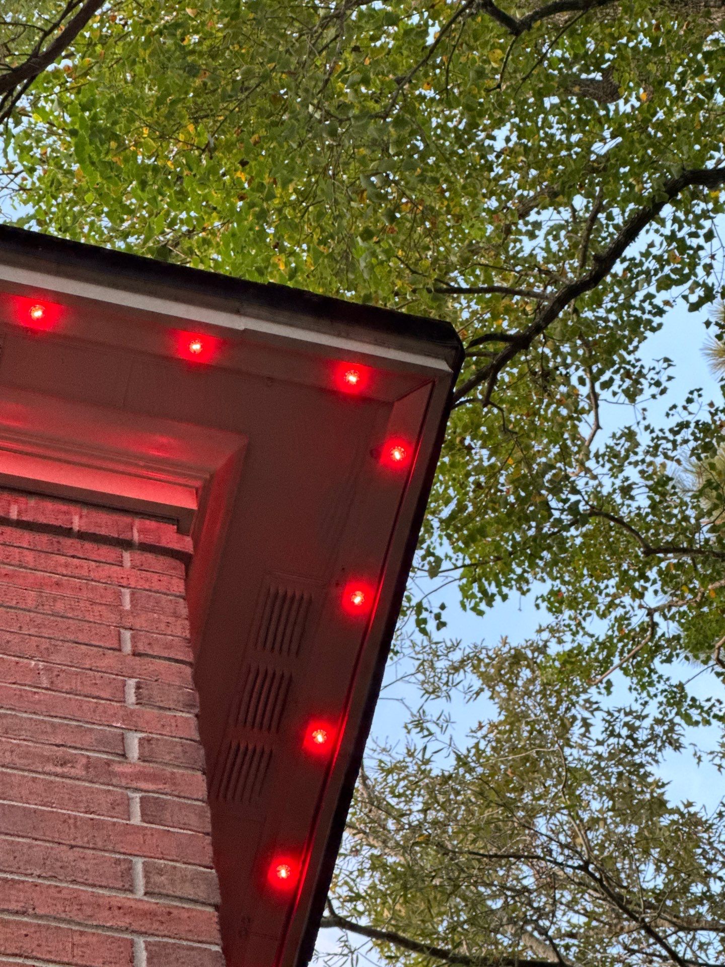 200' Oelo Permanent Holiday Lights by Sirius Roofing