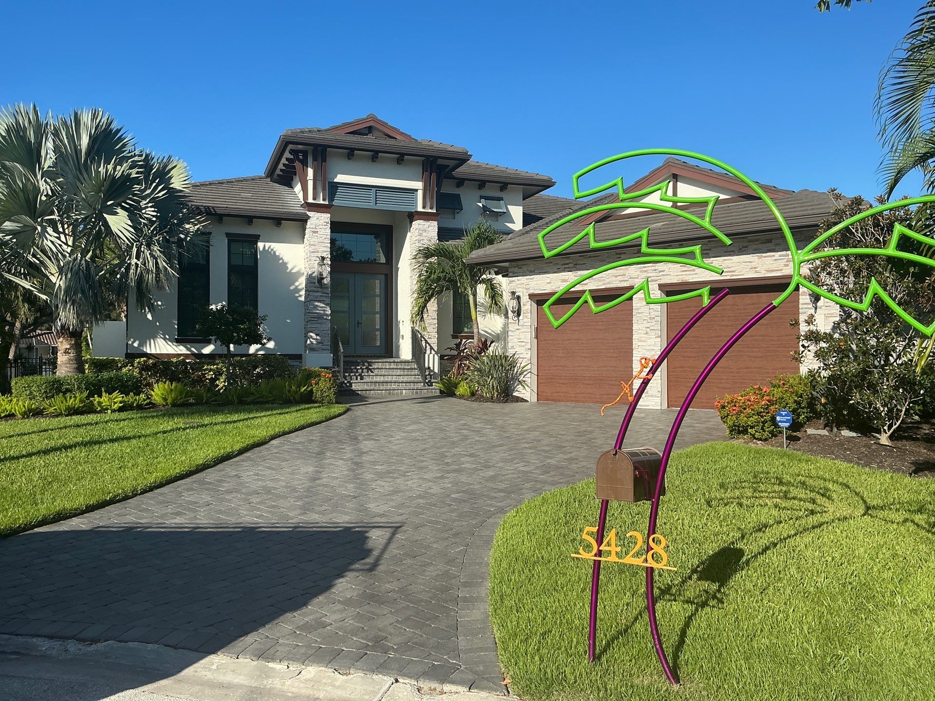 Gutter Cleaning Service in Siesta Key FL by Gutter Professors