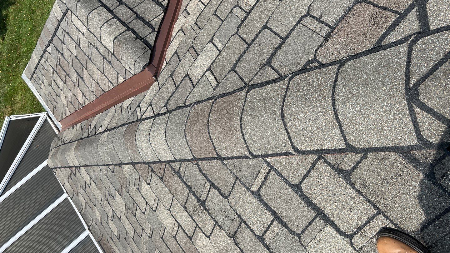 Roof Replacement using Certainteed Grand Manor Shingles by American Home Contractors
