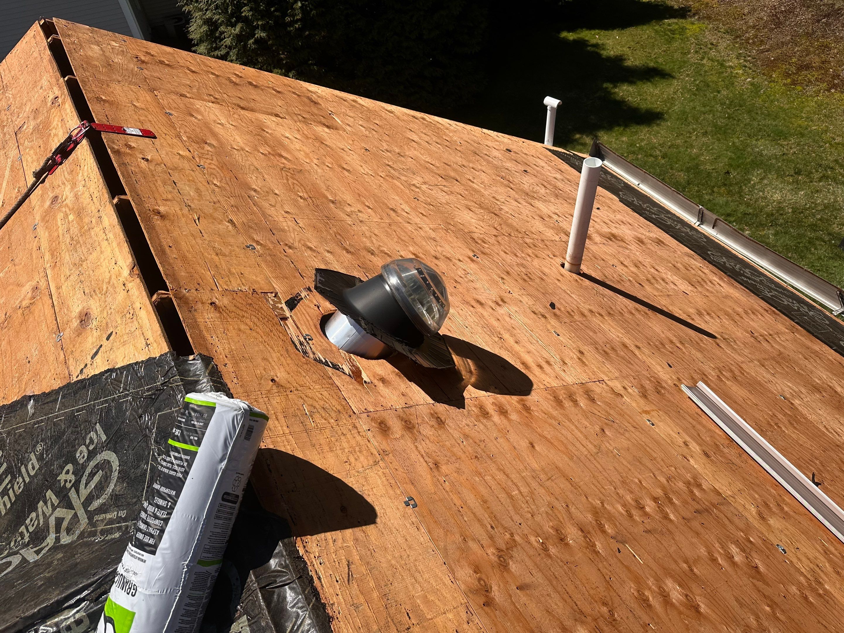 🏡 Bold Contrast, Big Upgrade – Keene, NH by Tall pine roofing