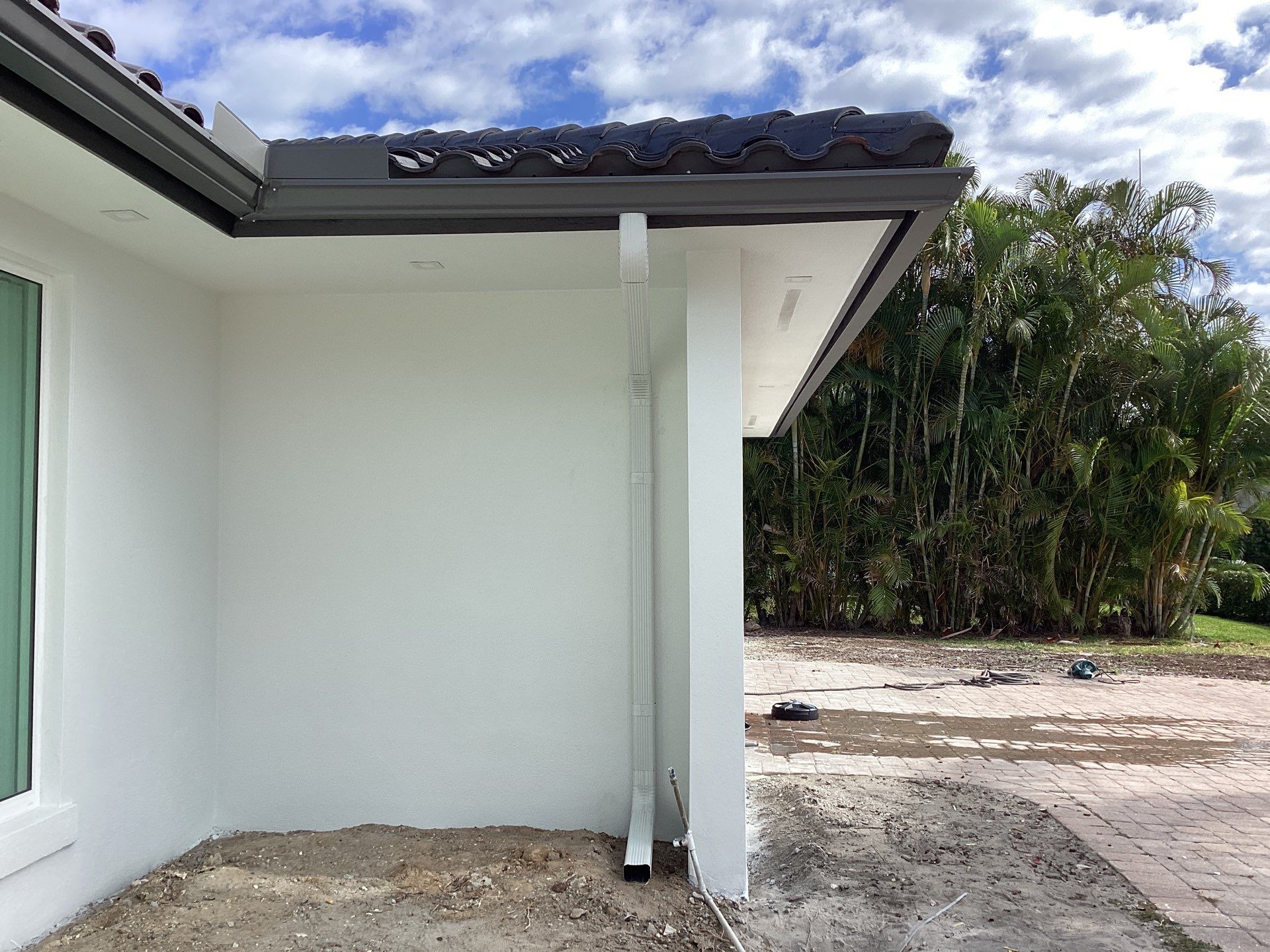 6 Inch Seamless Gutters using bronze gutters in Sarasota FL by Gutter Professors