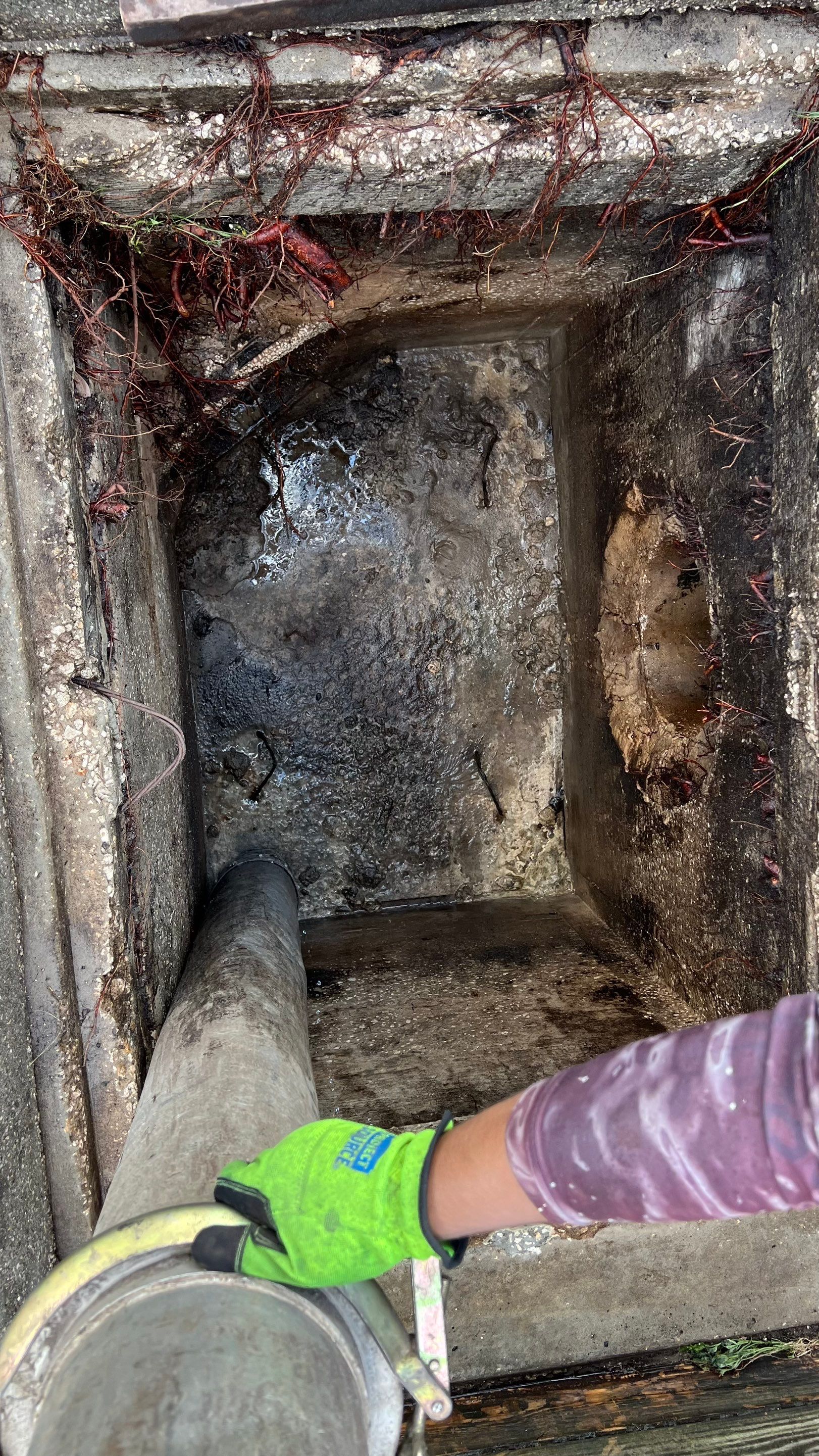 Apartment Complex Storm Water System Cleaning and Maintenance by APS Power & Water