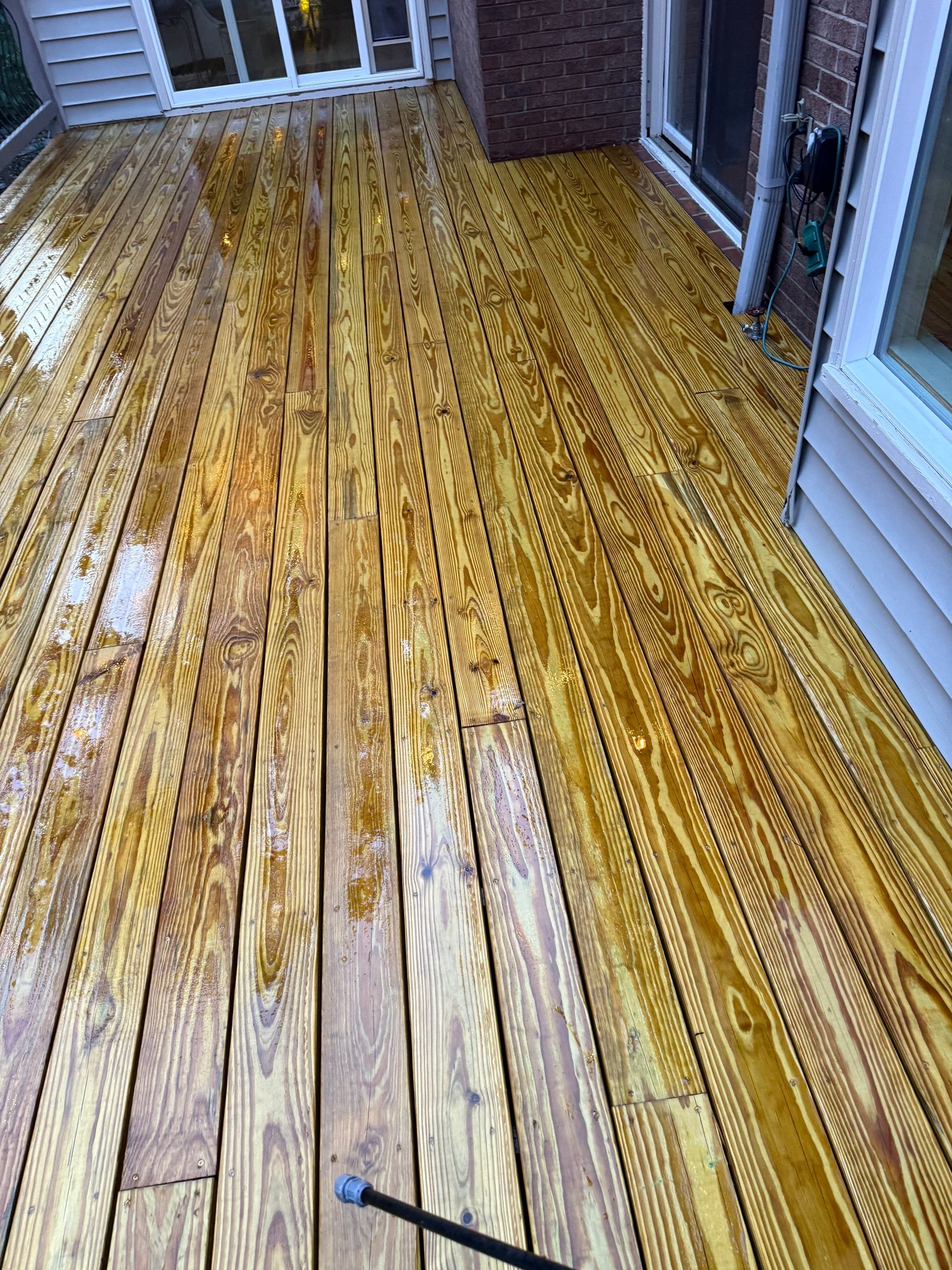 Wood Deck using Wood Sealant by DuraSeal