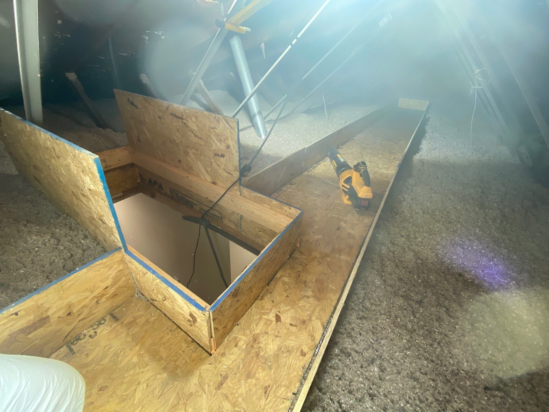 Stopping major attic air loss in Coraopolis, PA 15108 by Home Environment Solutions