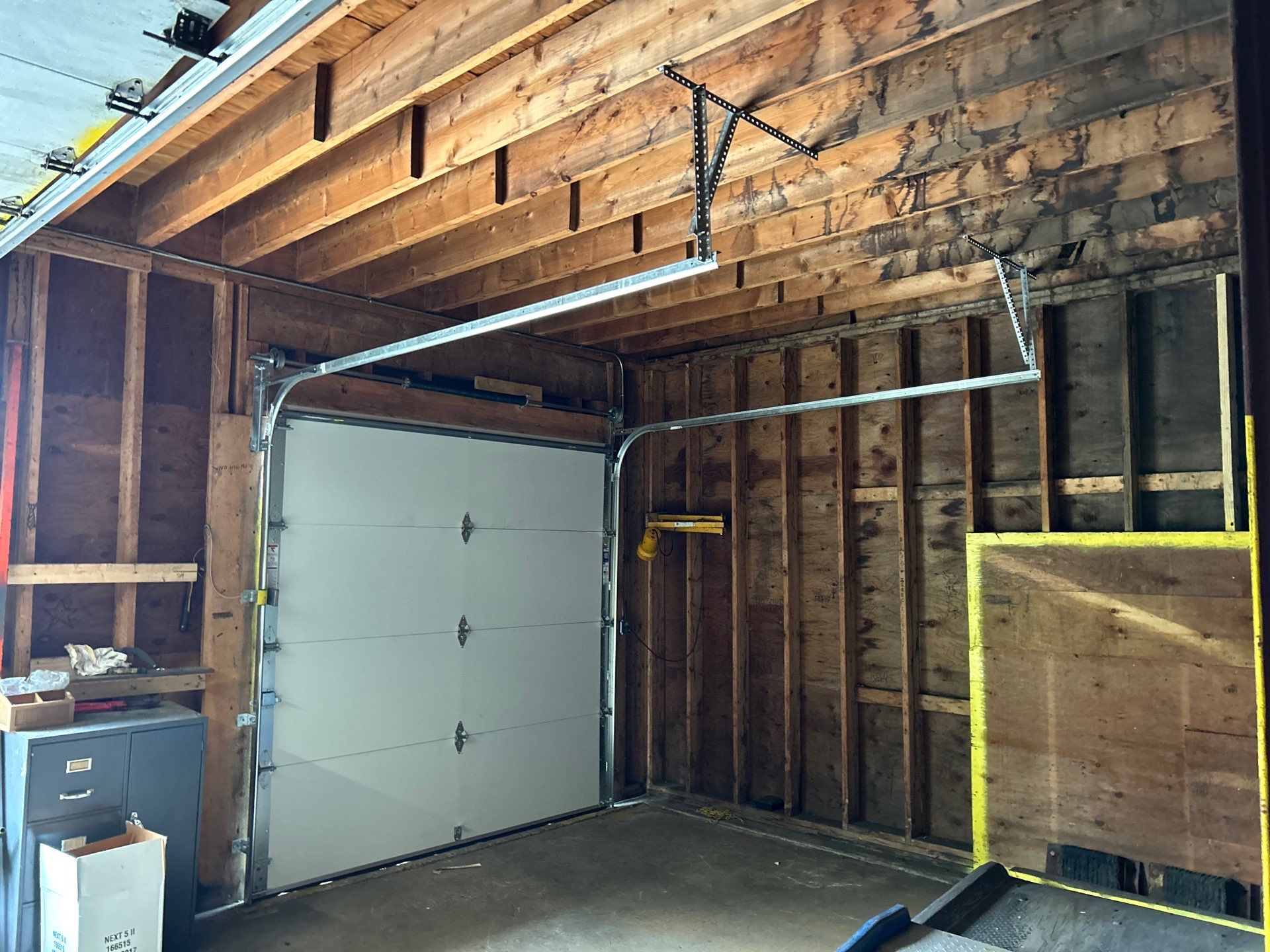 Door Installation using Raynor Encore Garage Door by Keene Door