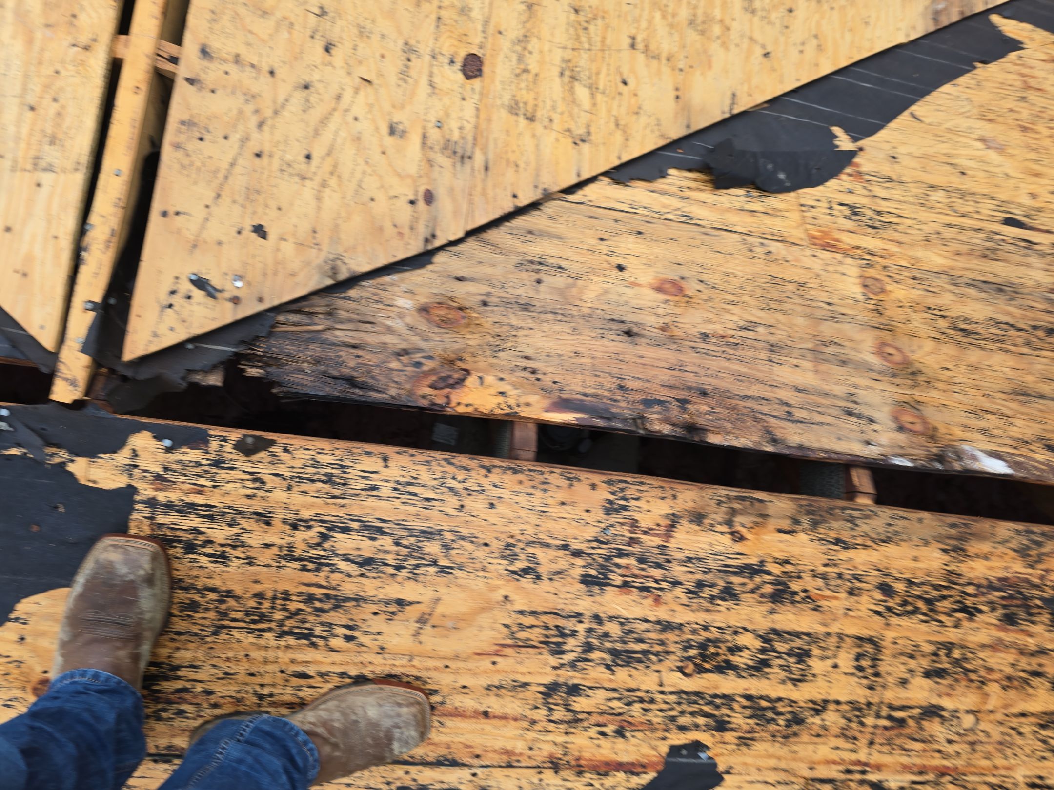 Residential Roofing Installation using GAF Timberline HDZ Shakewood by Rainstoppers Roofing