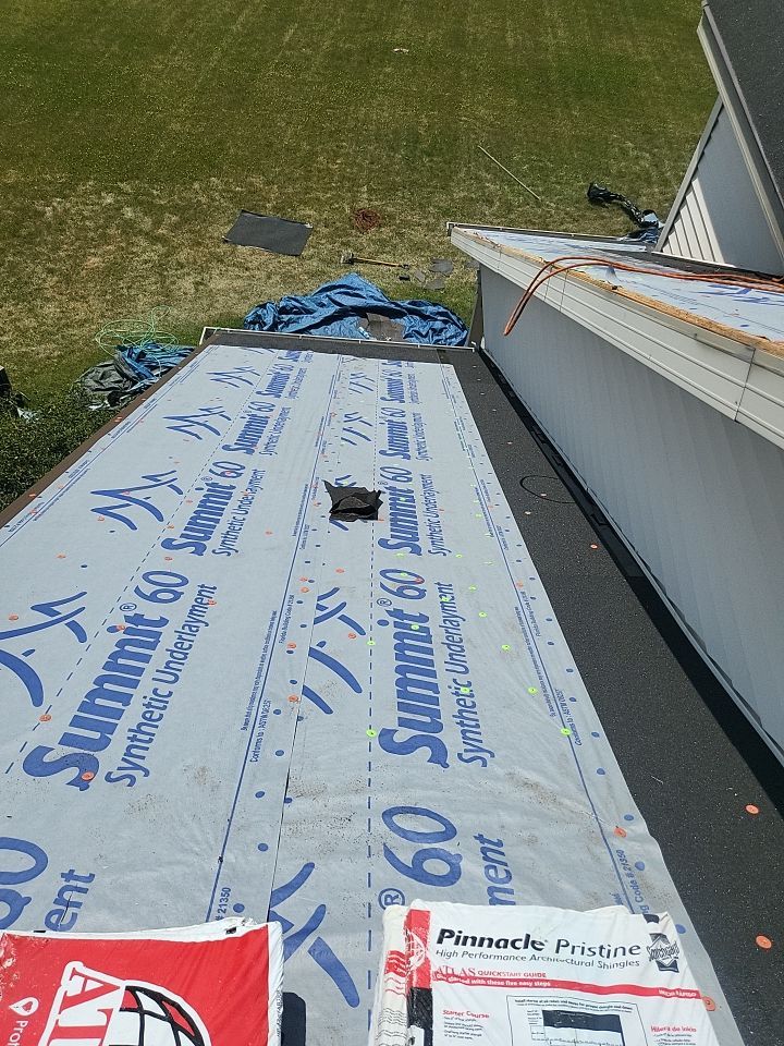 ATLAS PINNACLE COLOR: WEATHERED SHADOW by Eagle Eye Roofing