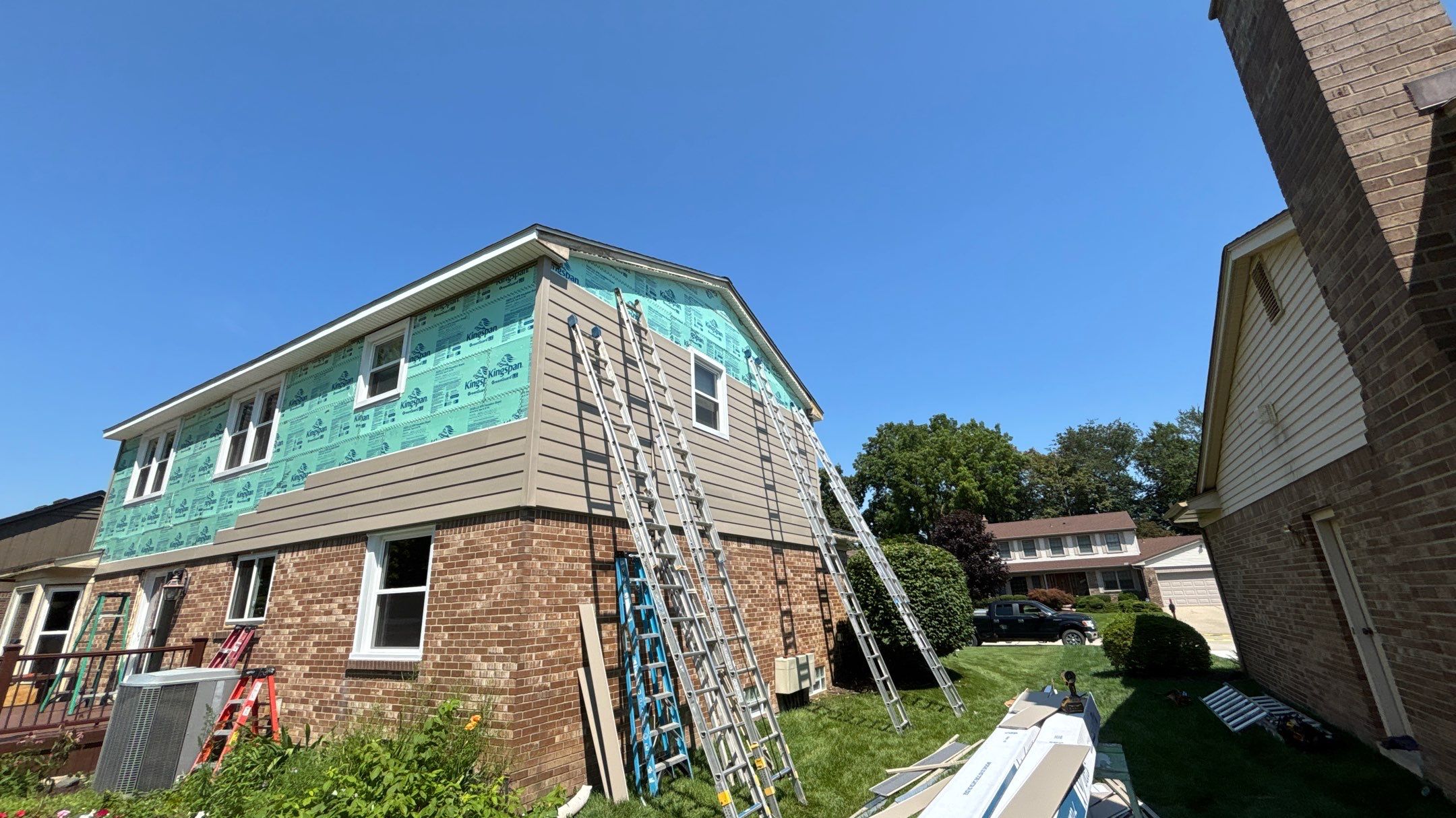 Siding Replacement using Alside S7 Cedar Mill Grain Pebble by 180 Contractors