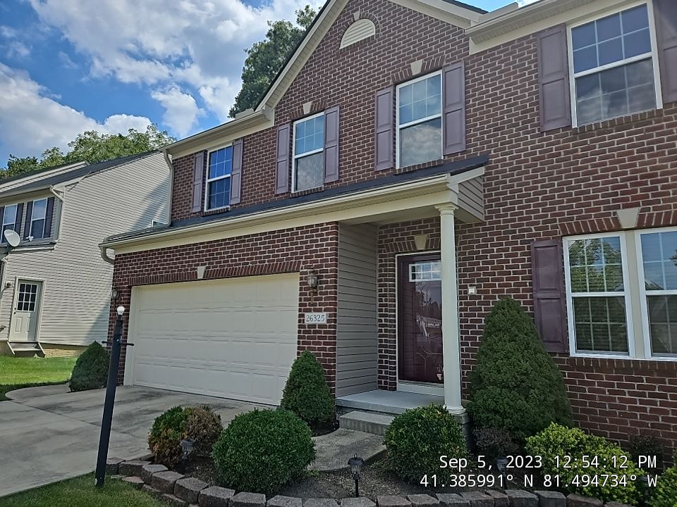 Residential Roof Replacement using CertainTeed Grand Manor by Absolute Roofing and Construction