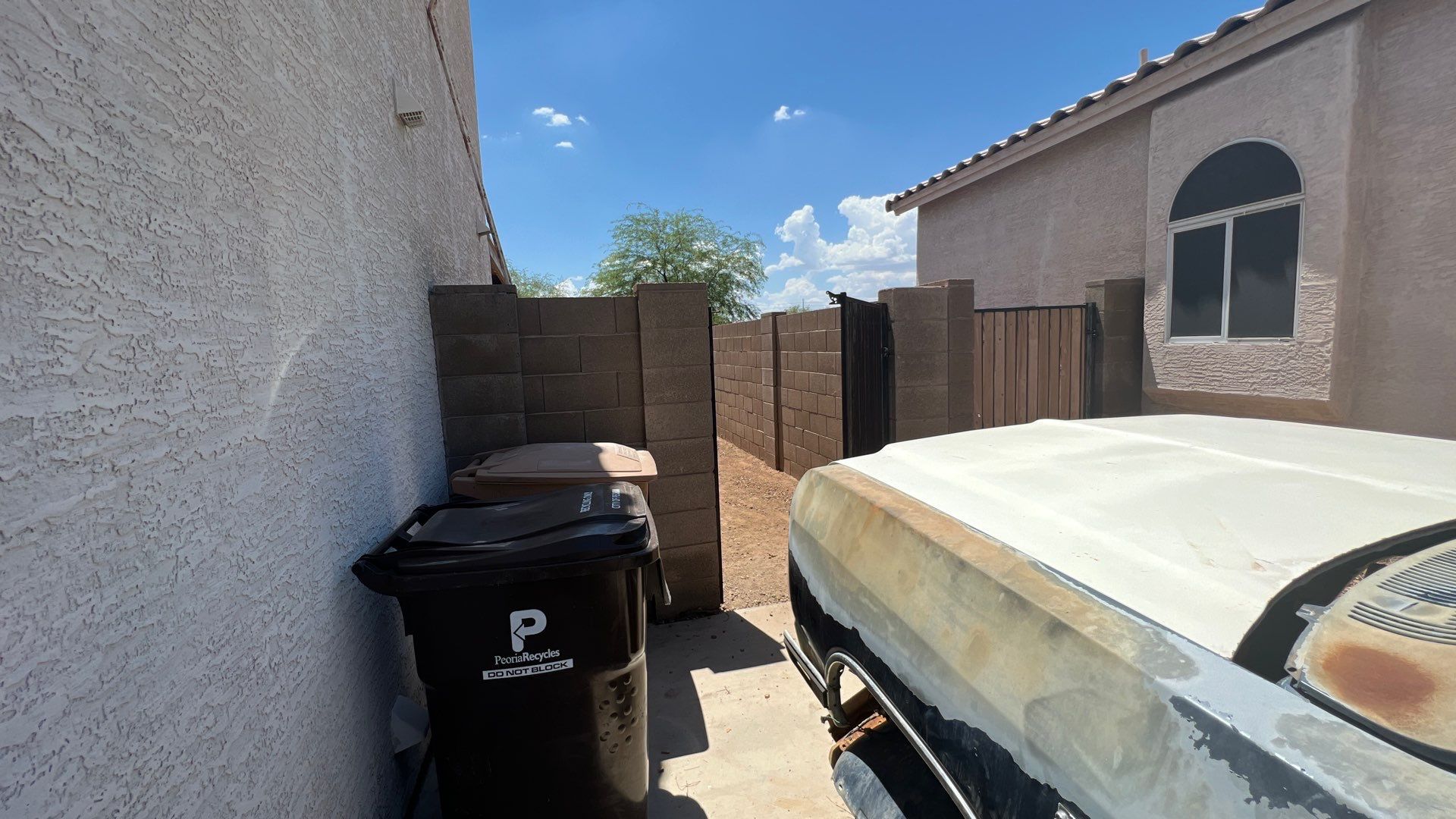 Exterior Painting using Dunn-Edwards EVERSHIELD®  by Crash of Rhinos Painting & Garage Floors