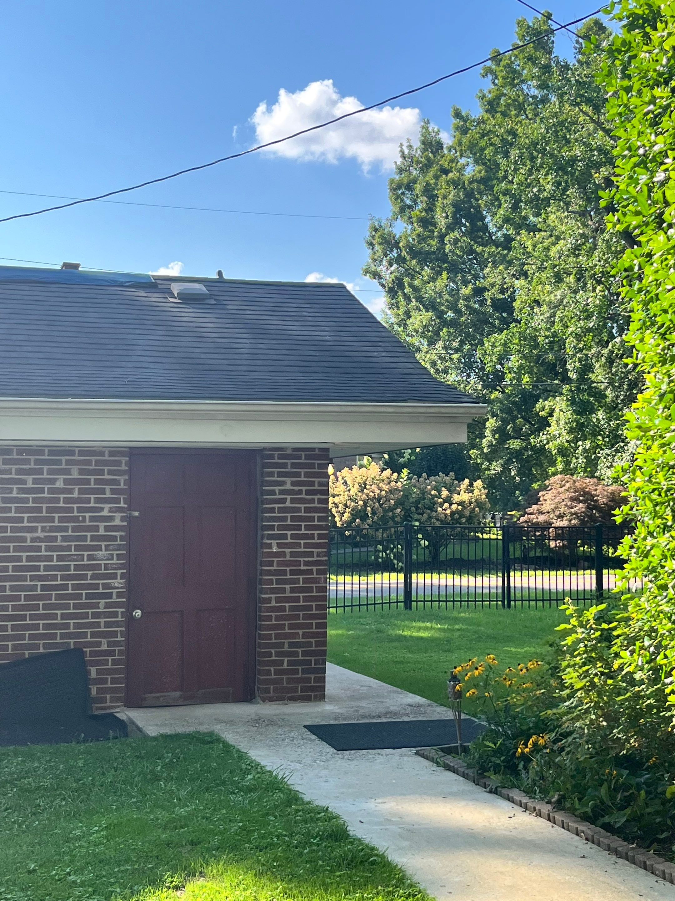 Charleston WV IKO Dynasty Roof Replacement – Premium Asphalt Shingles & Expert Installation by Mr. Roofer