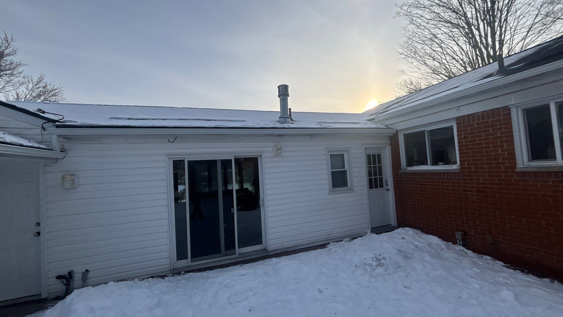 Roof Replacement using Owens Corning Onyx Black by 180 Contractors