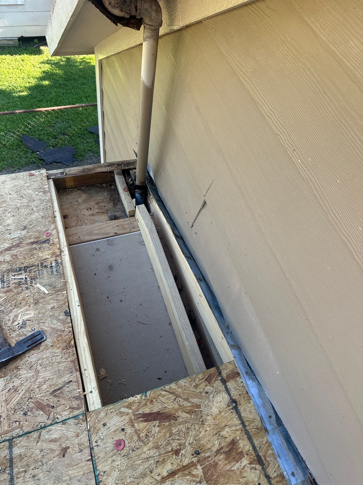 Residential Roofing Installation using Owen's Corning Duration (Lifetime) Shingles by Roof Repair Company