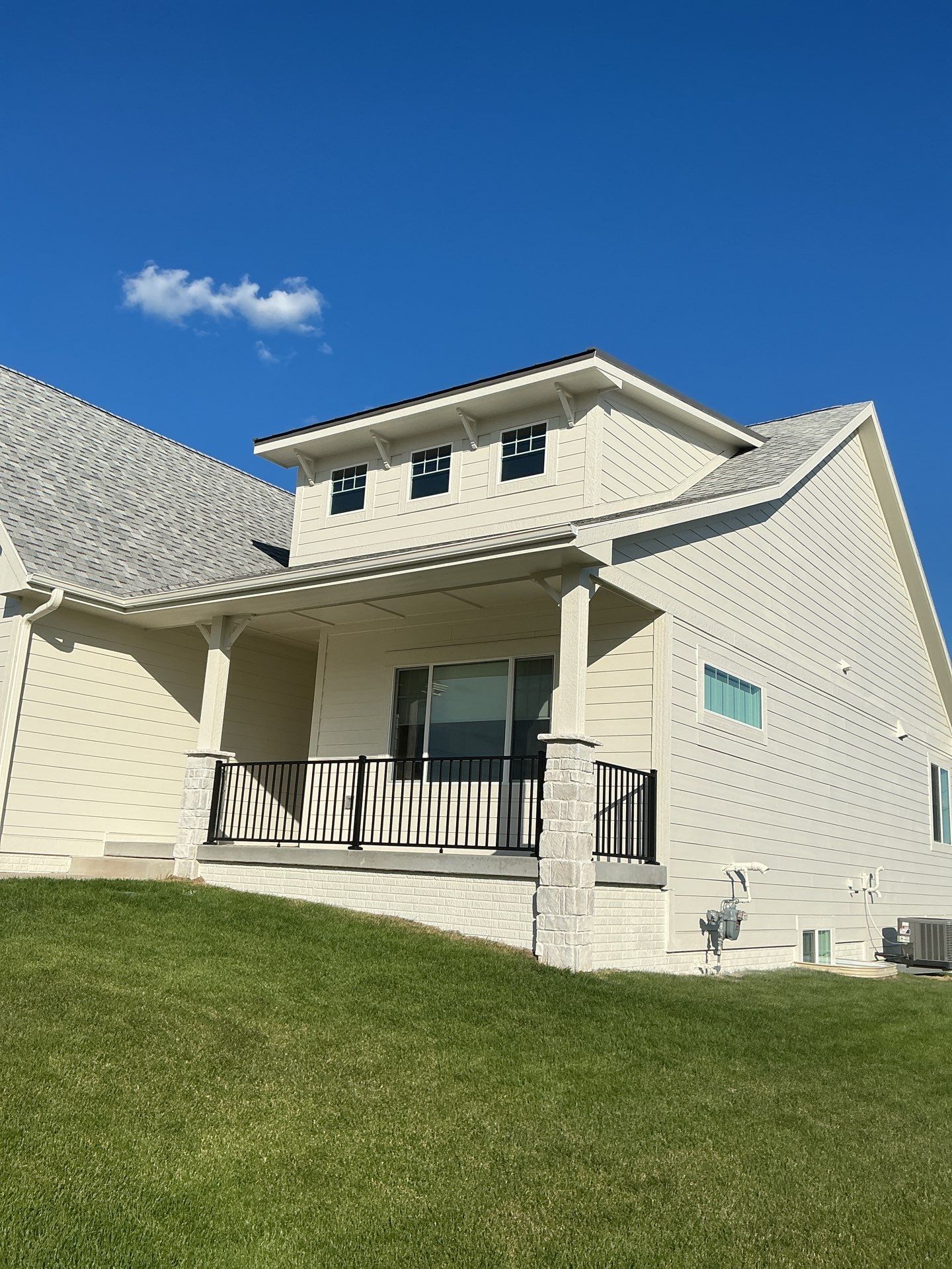 res ext repaint by Midwest Paint LLC