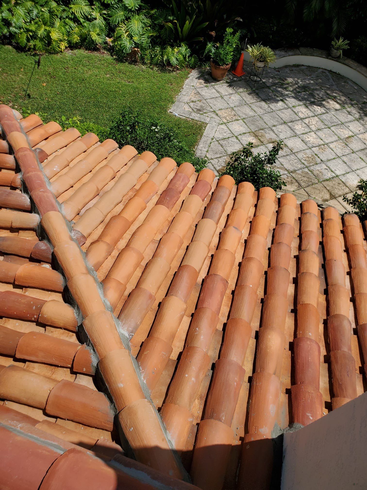 Granada Handmade Barrel Tile - Flashed Blend by Istueta Roofing