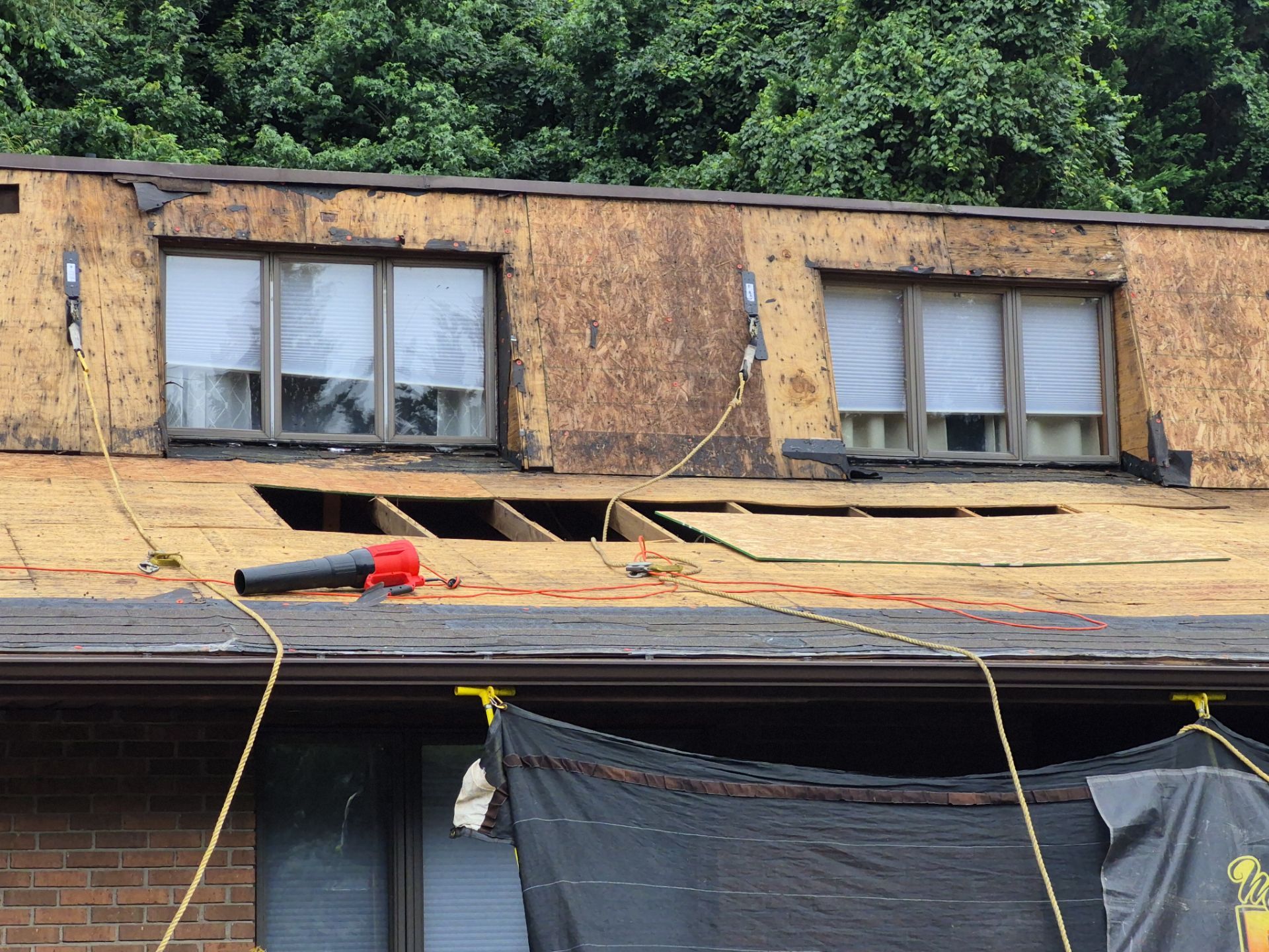 Unique Single Roof Replacement in Charleston WV – IKO Dynasty High-Performance Shingles by Mr. Roofer
