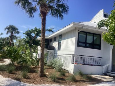 Seamless Gutters for Beachfront Homes in Sanibel FL