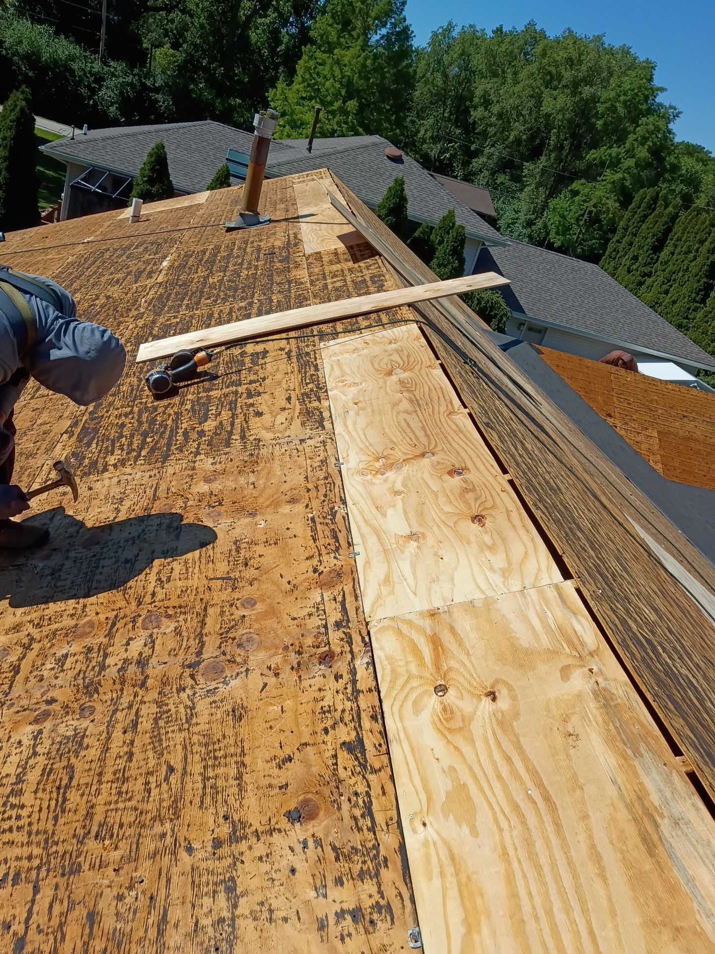 Architectural Asphalt Shingle Roof Replacement in West Chicago, Illinois by Pro Home Services Inc