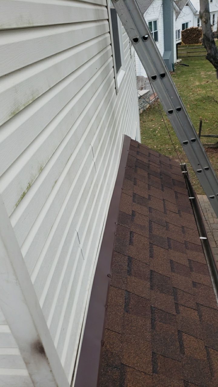 Springfield: CertainTeed Landmark Designer Shingles in Burnt Sienna by RM Banning, Inc.