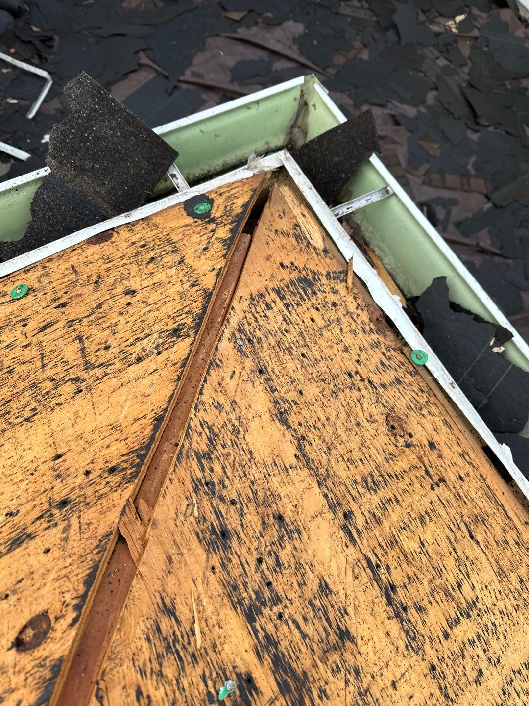 Residential Roofing Installation using Owen's Corning Duration (Lifetime) Shingles by Roof Repair Company